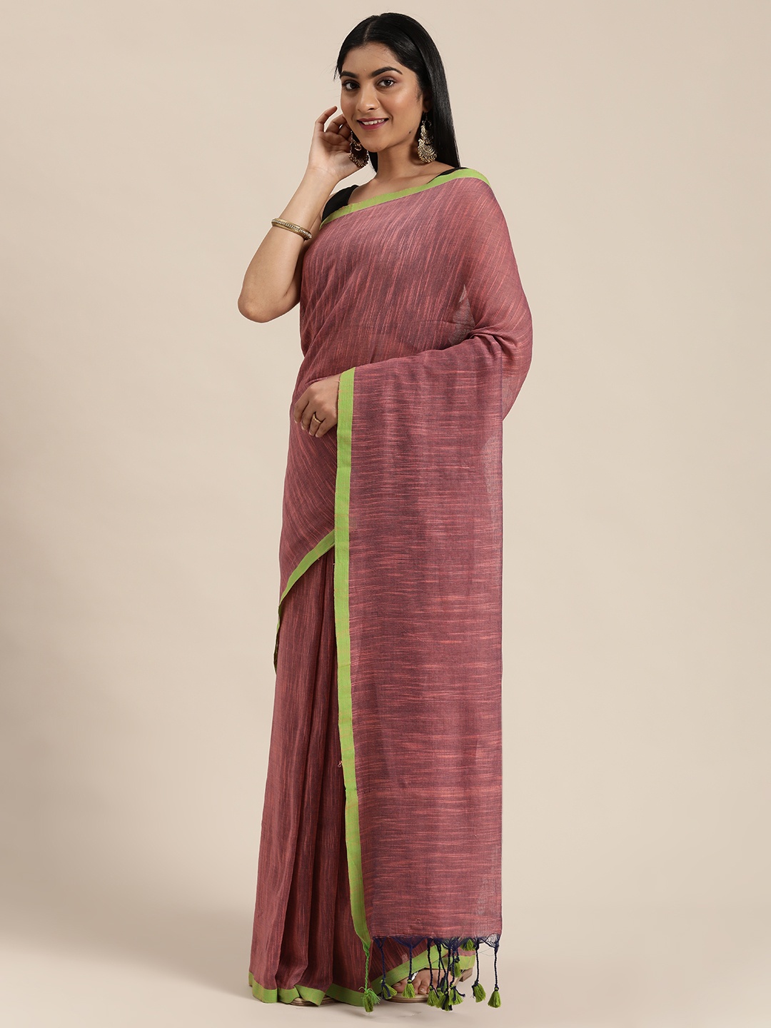 

Mirraw Maroon & Green Pure Cotton Solid Saree