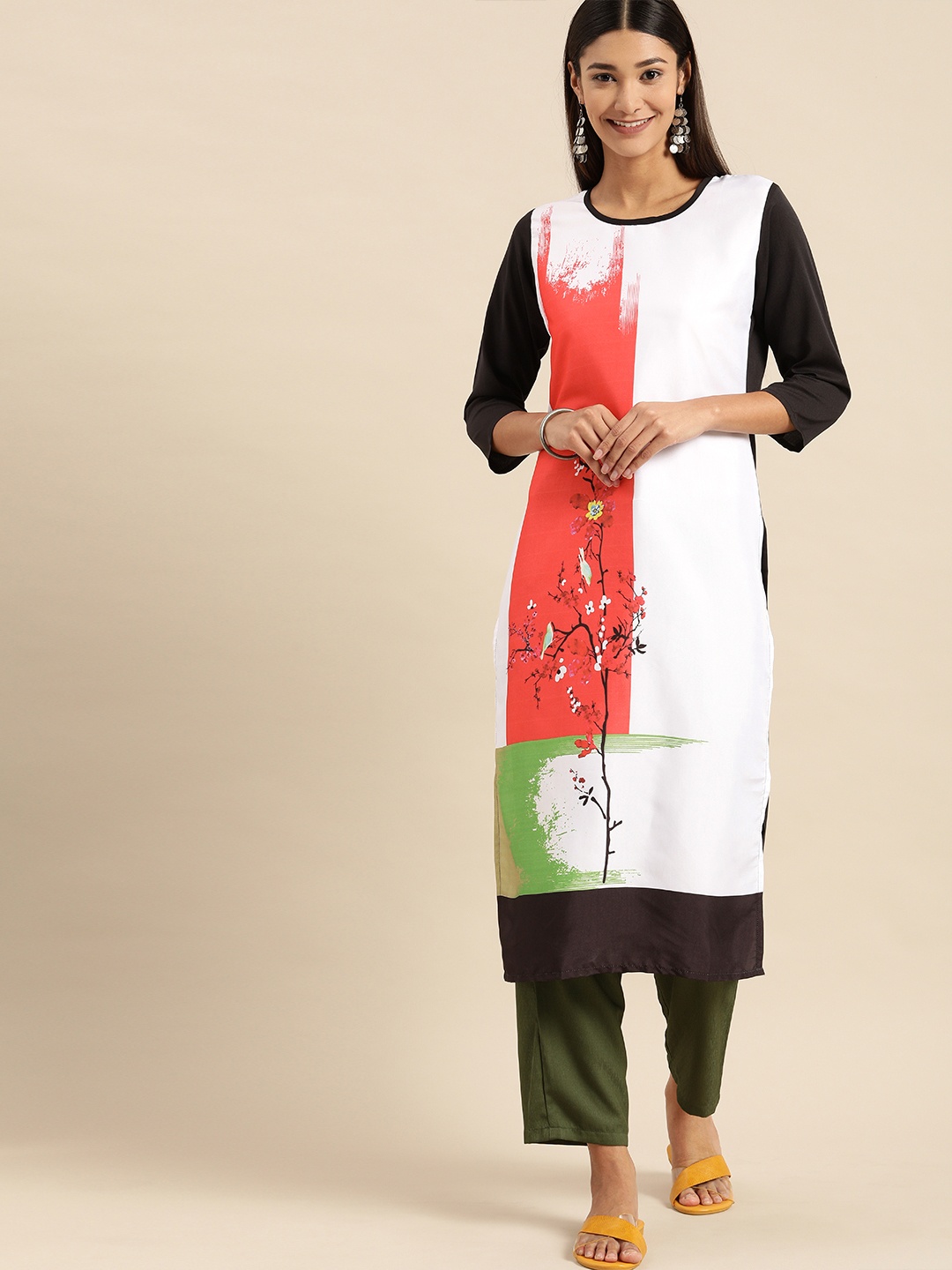 

Rajnandini Women White & Pink Floral Printed Crepe Kurta