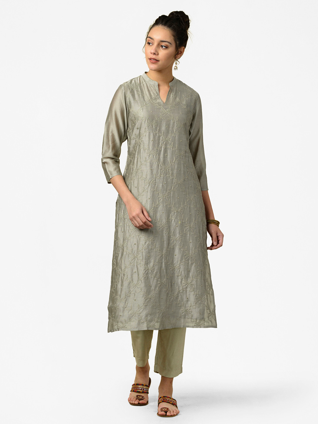 

Fabindia Women Grey Chikankari Embroidered Straight Kurta