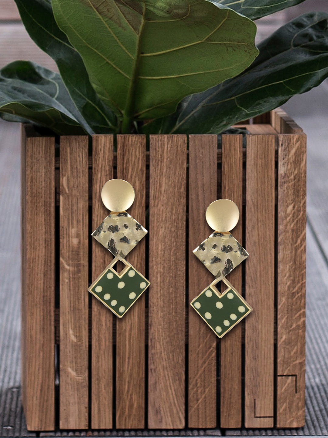 

MIDASKART Gold-Toned & Green Contemporary Drop Earrings