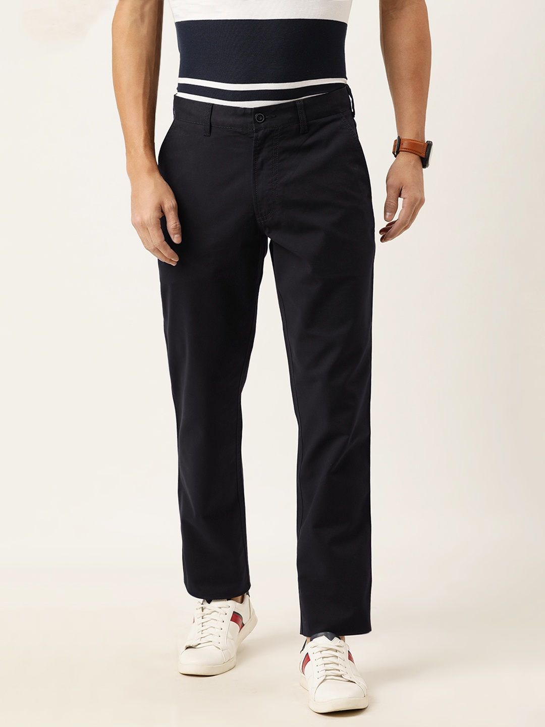 

Burnt Umber Men Black Regular Fit Solid Chinos