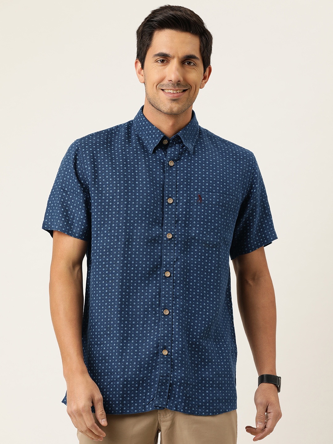 

Burnt Umber Men Blue & Off-White Slim Fit Printed Casual Linen Shirt