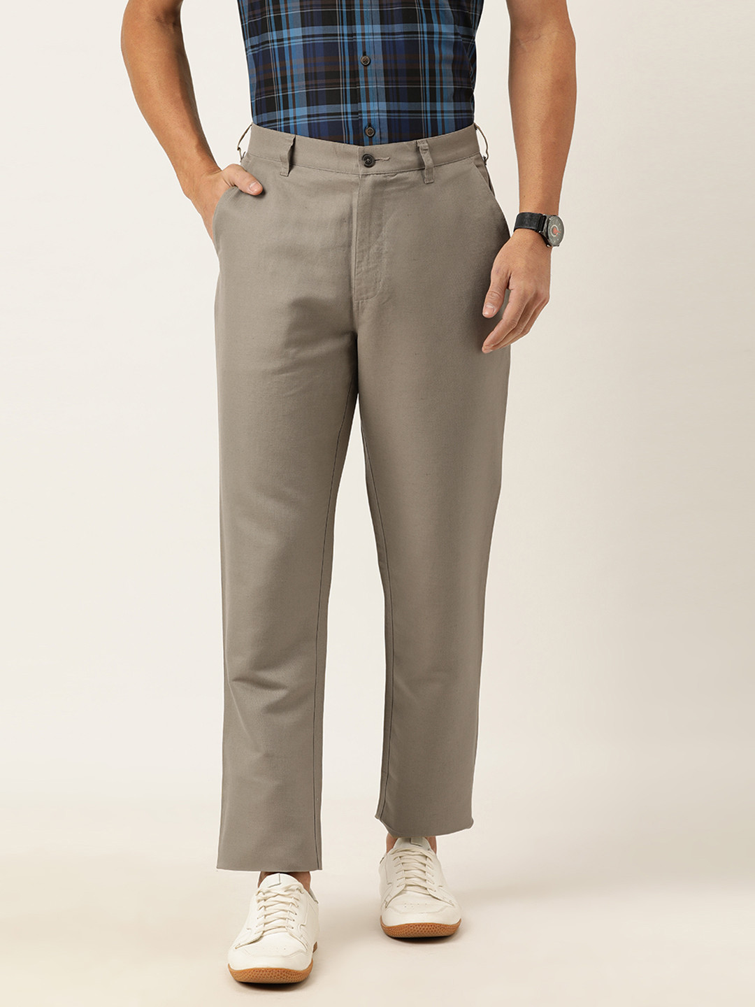 

Burnt Umber Men Light Olive Regular Fit Solid Flat Front Chinos