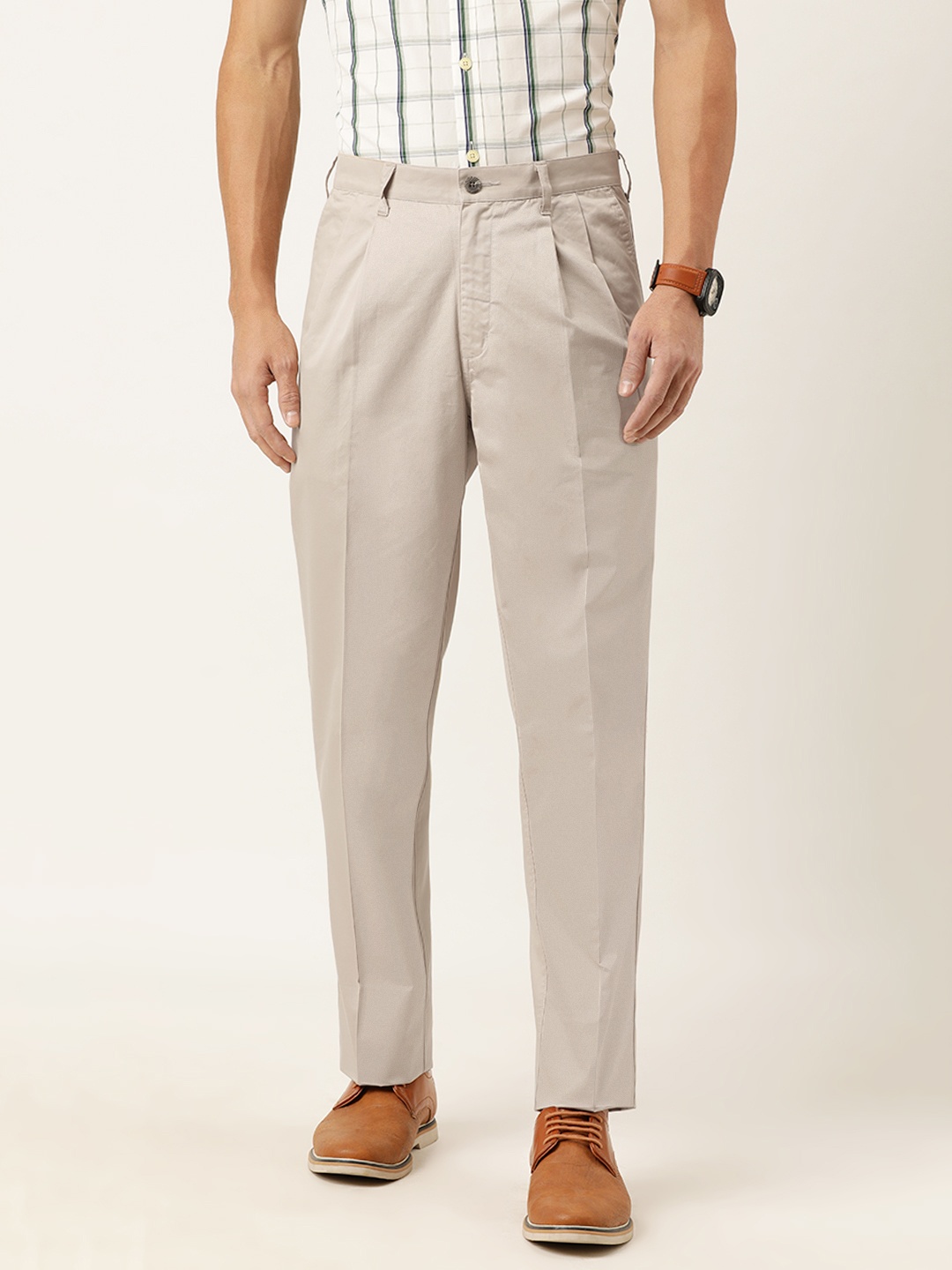 

Burnt Umber Men Beige Regular Fit Solid Chinos