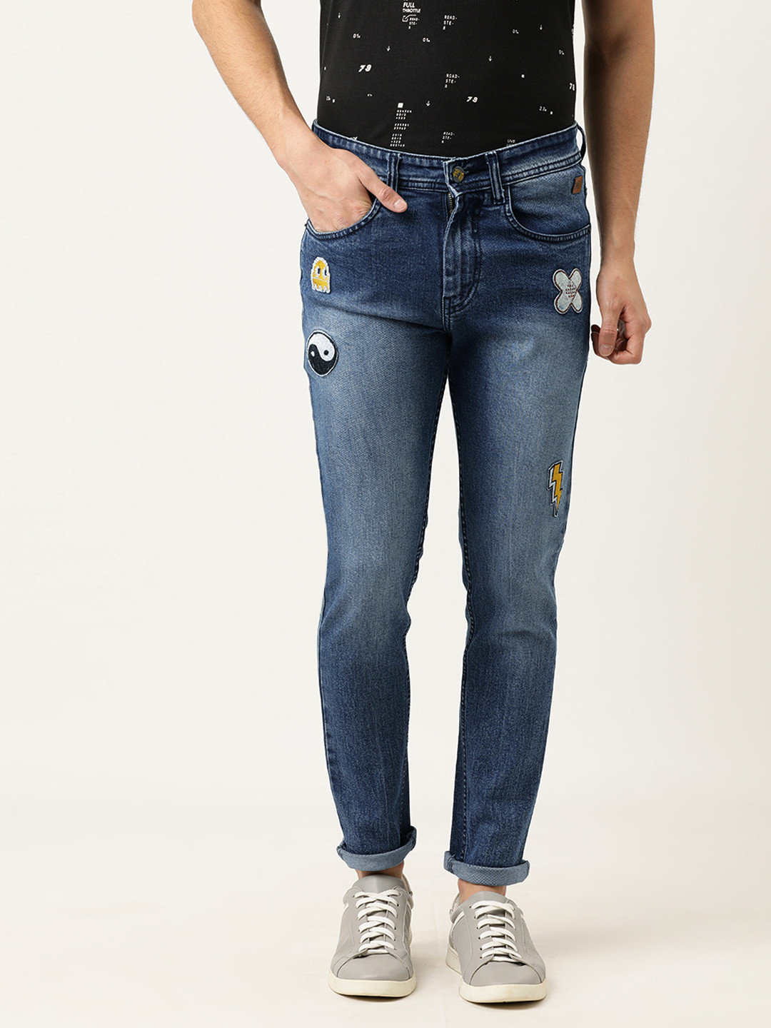 

Campus Sutra Men Applique Stylish Blue Slim Fit Mid-Rise Clean Look Stretchable Jeans