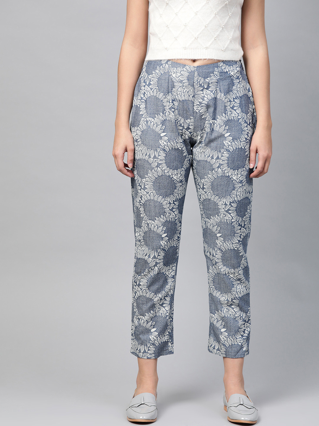 

PINKSKY Women Blue & White Smart Slim Fit Printed Cropped Cigarette Trousers