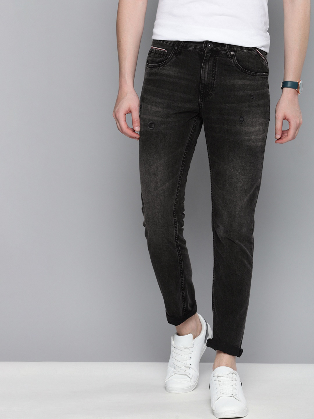 

Mast & Harbour Men Black Slim Tapered Fit Mid-Rise Low Distress Pure Cotton Jeans