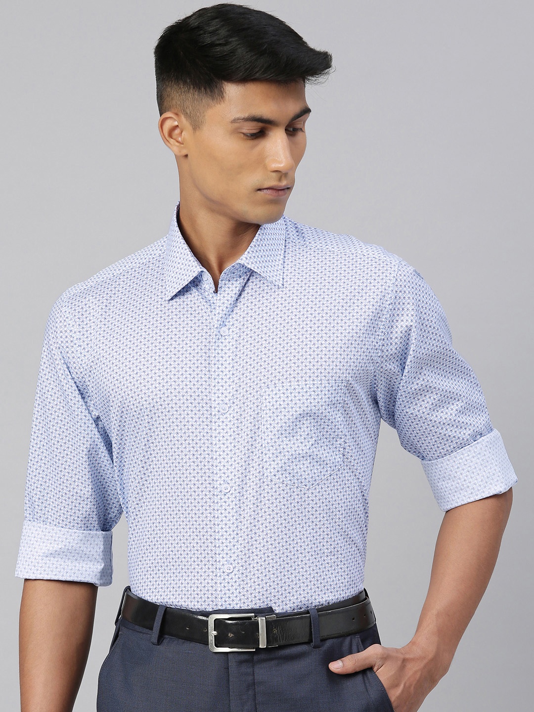 

Van Heusen Men Blue Custom Fit Printed Formal Shirt