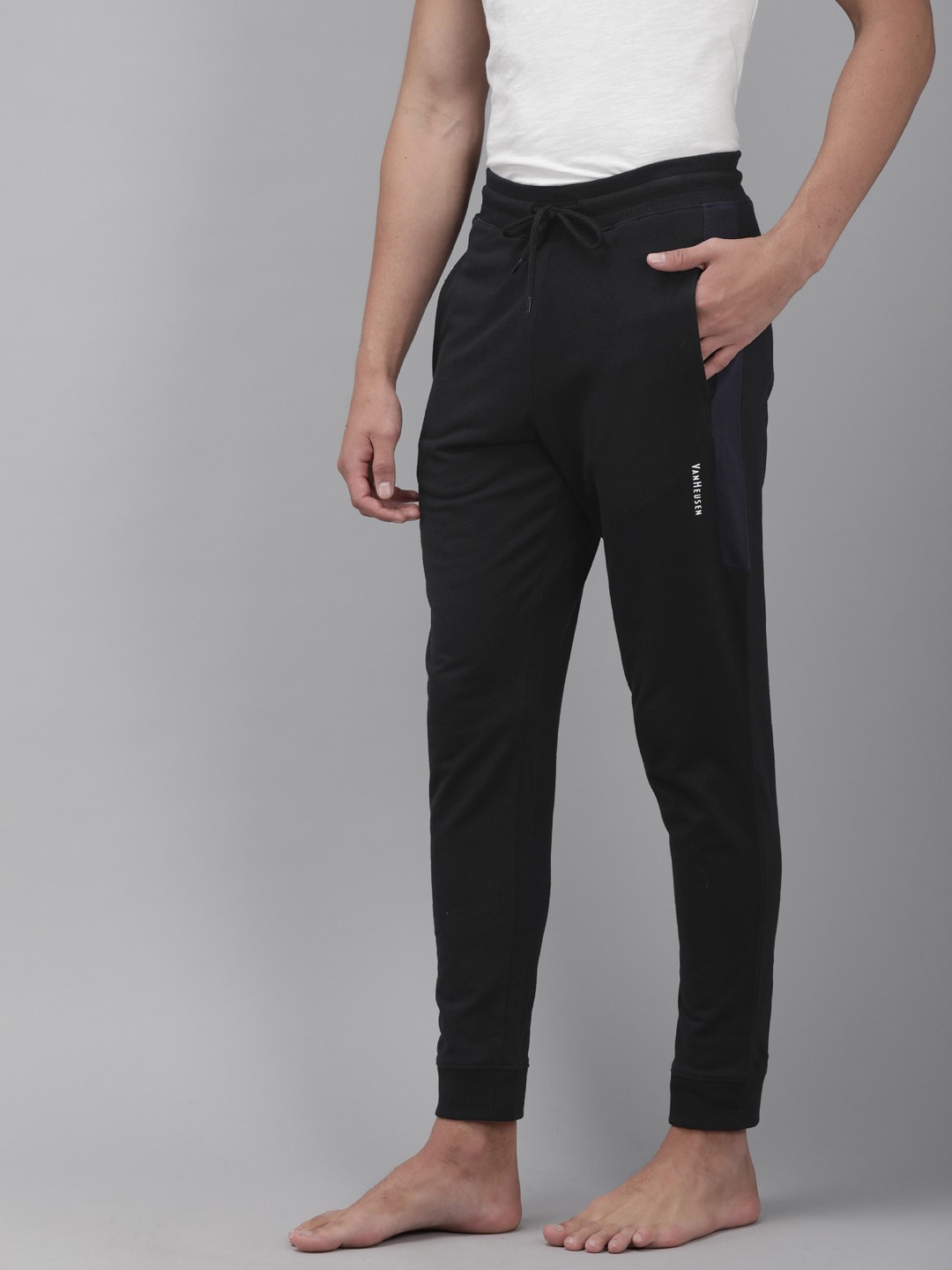 

Van Heusen Men Black Pure Cotton Solid Lounge Joggers