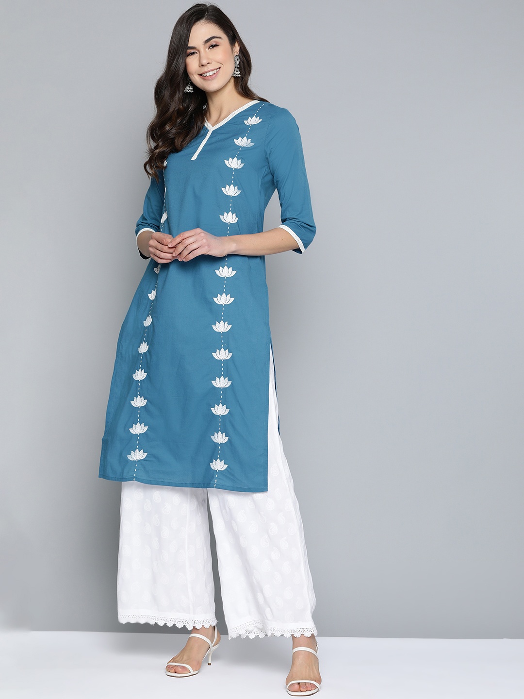 

HERE&NOW Women Blue & White Embroidered Straight Kurta