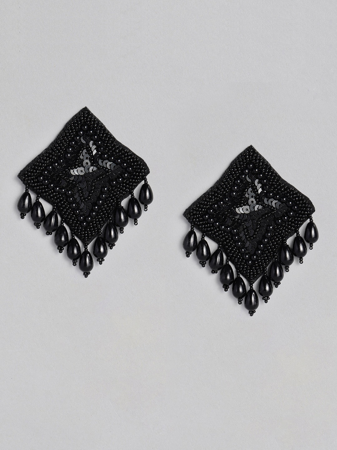 

justpeachy Black Geometric Embellished Handcrafted Studs