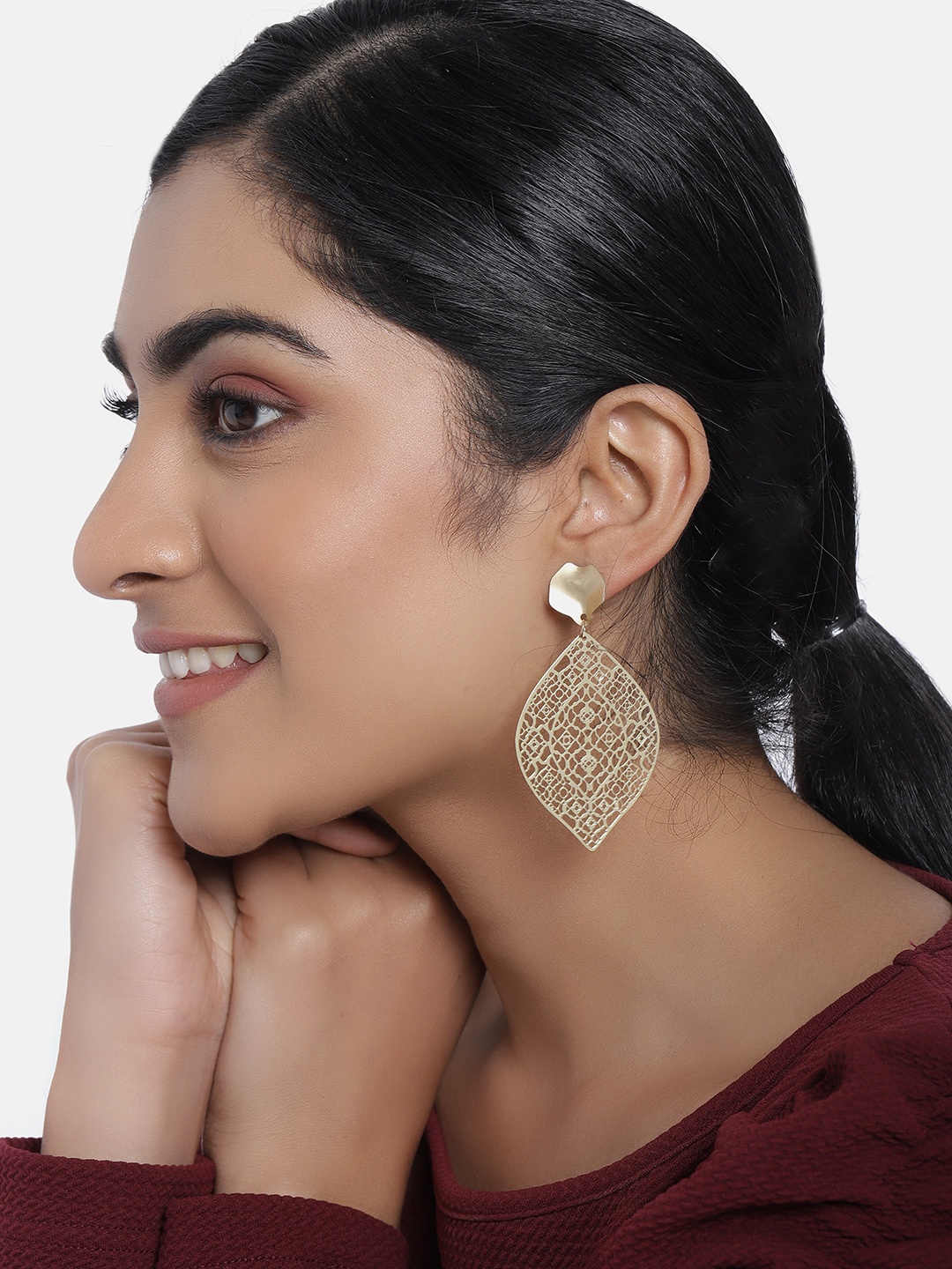 

justpeachy Gold-Plated Filigree Contemporary Drop Earrings