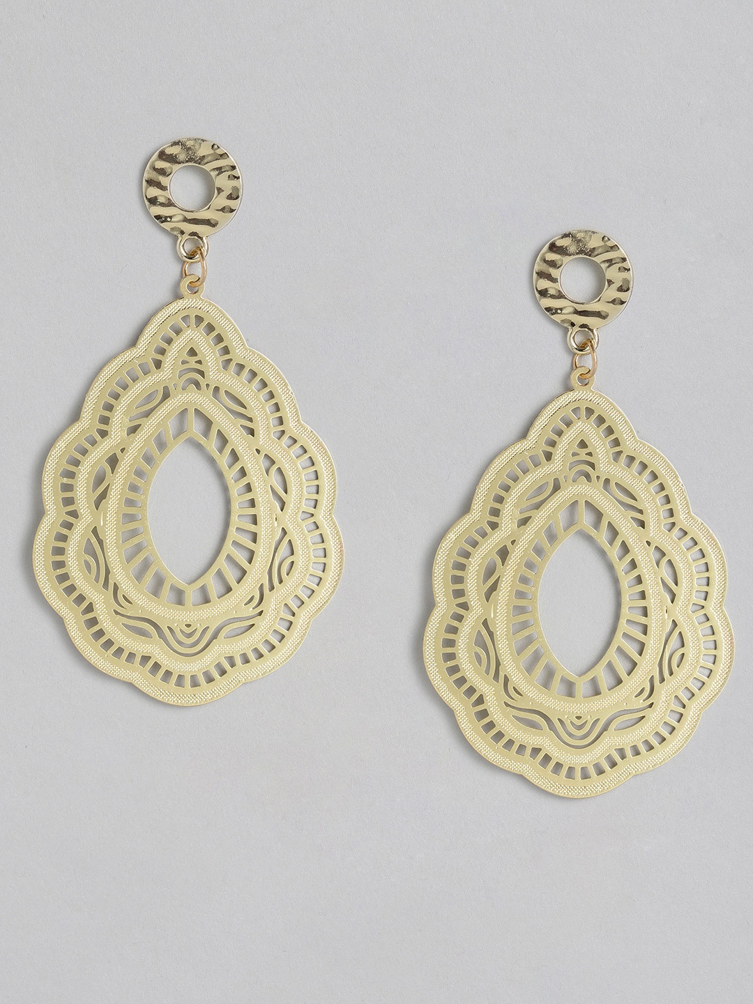 

justpeachy Gold-Plated Filigree Teardrop Shaped Drop Earrings