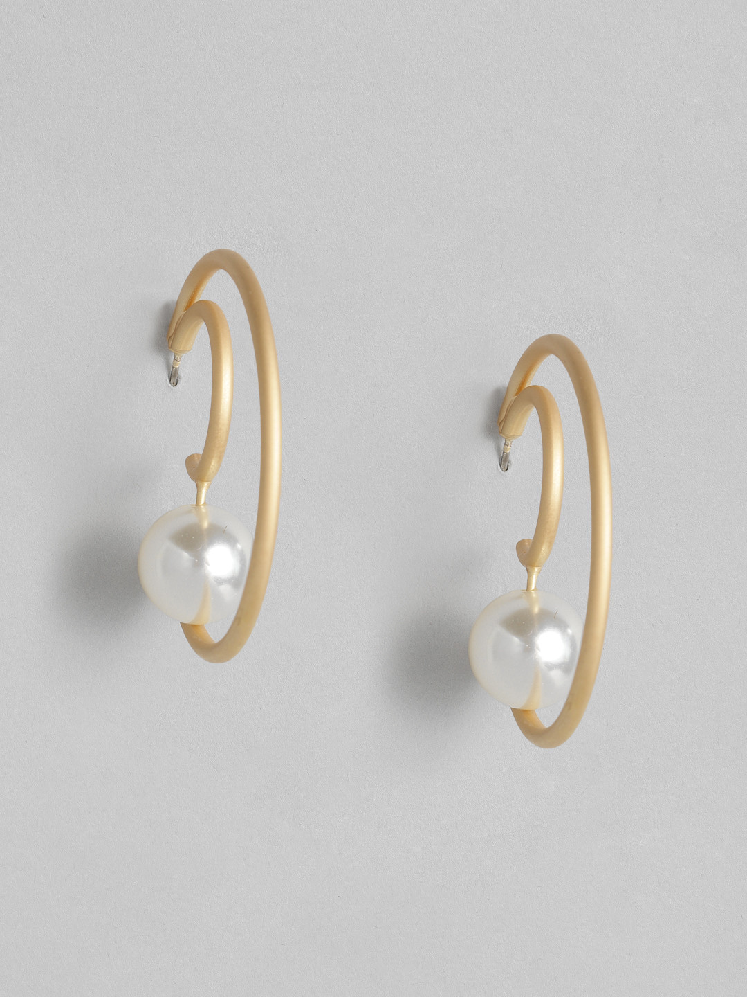 

justpeachy Gold-Plated Pearls Circular Hoop Earrings
