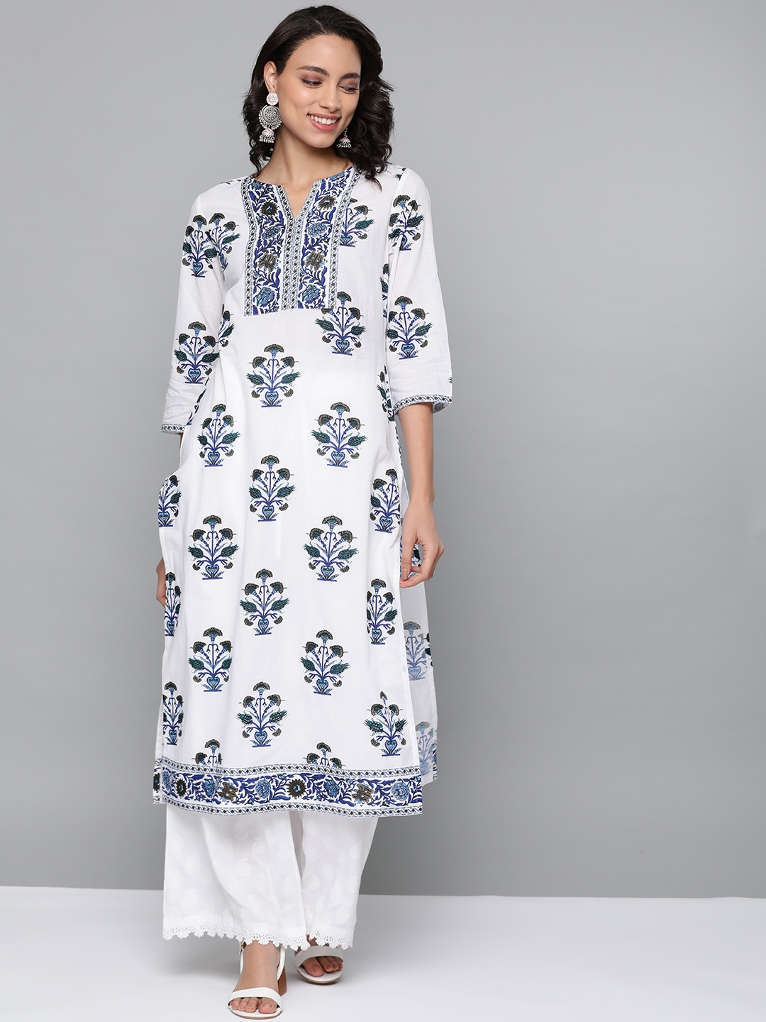 

HERE&NOW Women White & Navy Blue Ethnic Motifs Printed Cotton Straight Kurta