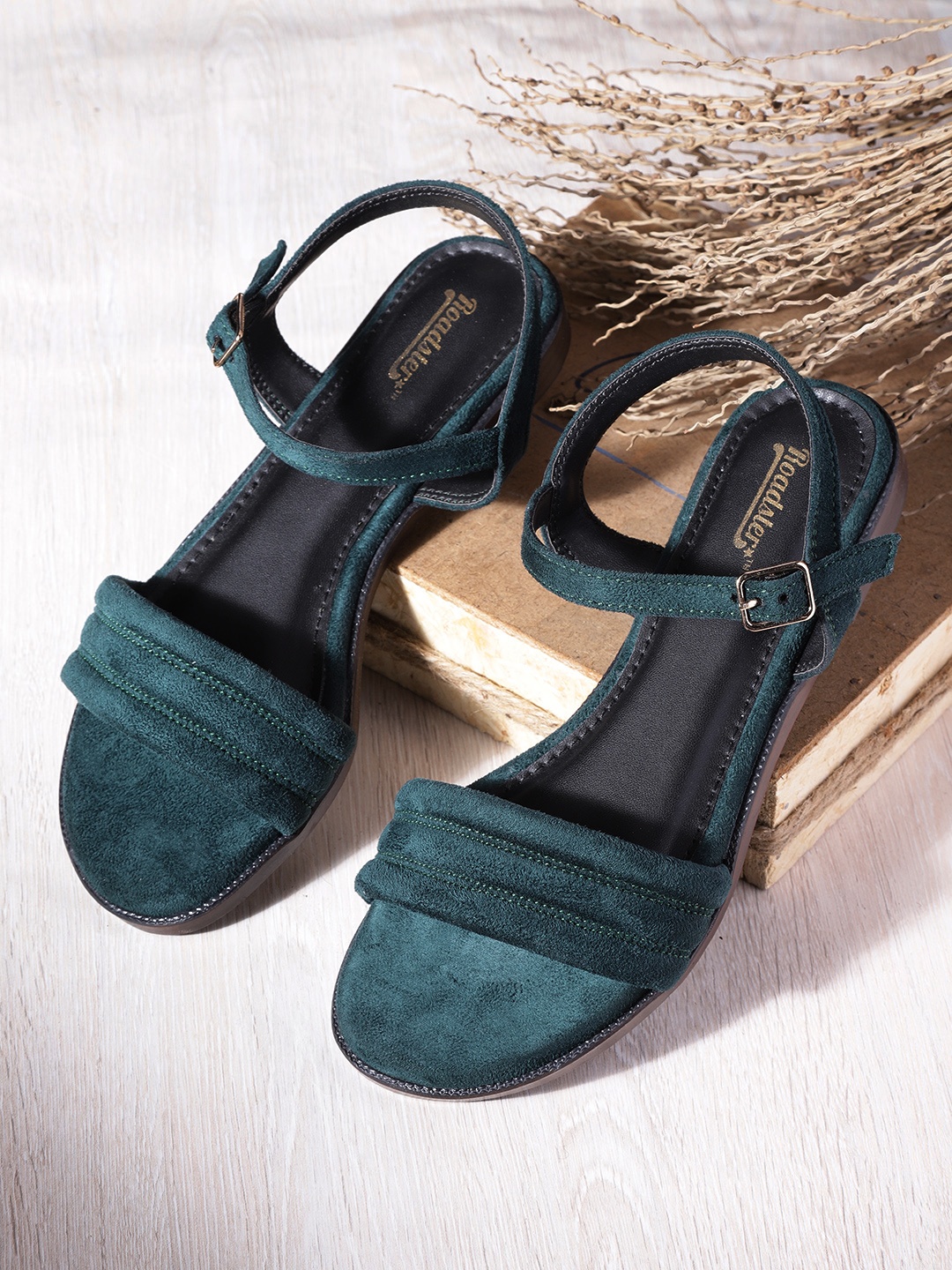 

The Roadster Lifestyle Co Women Green Solid Open Toe Flats
