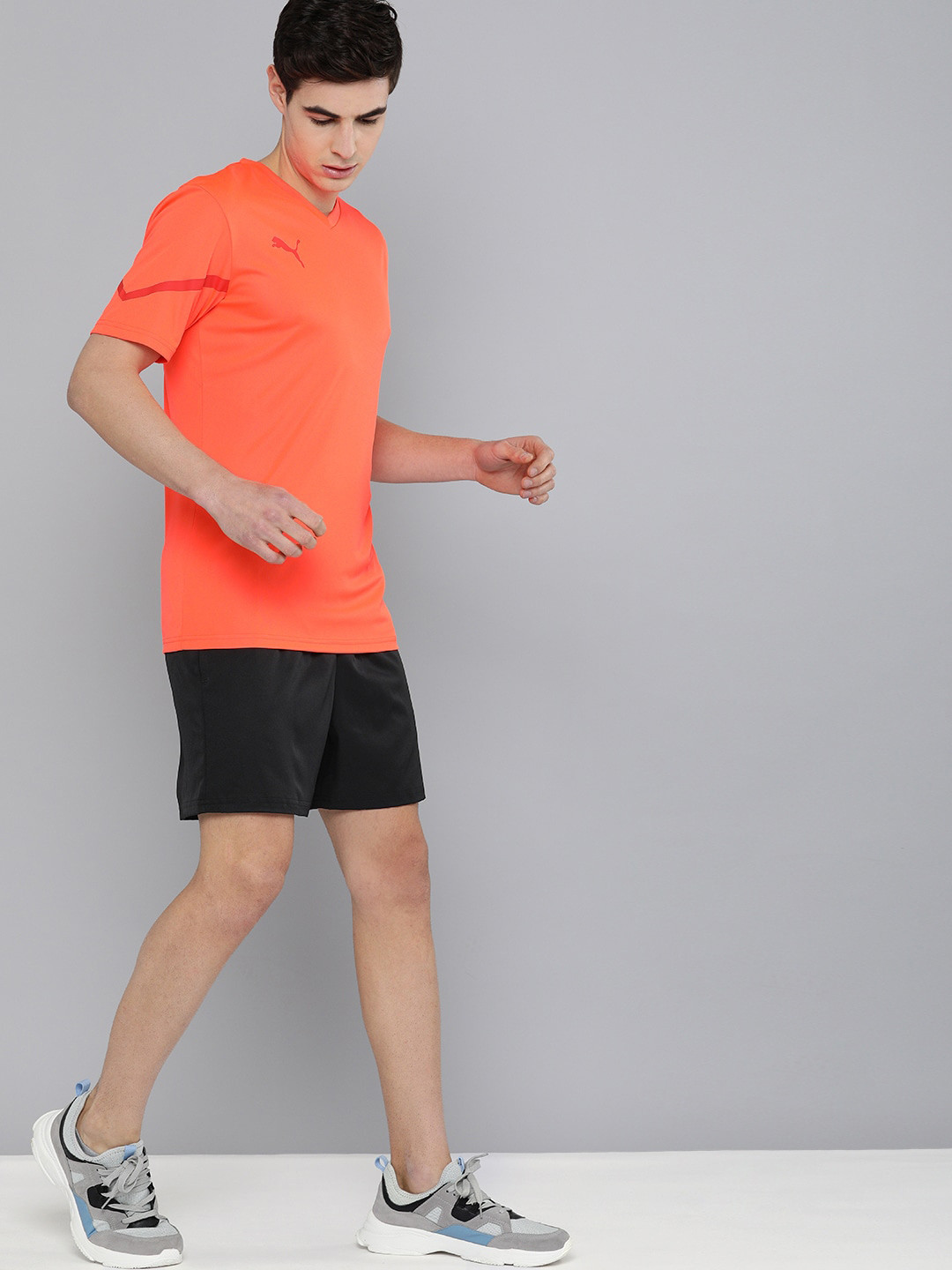 

Puma Men Black Solid Regular Fit PERFORMANCE WOVEN 5" Sports Shorts