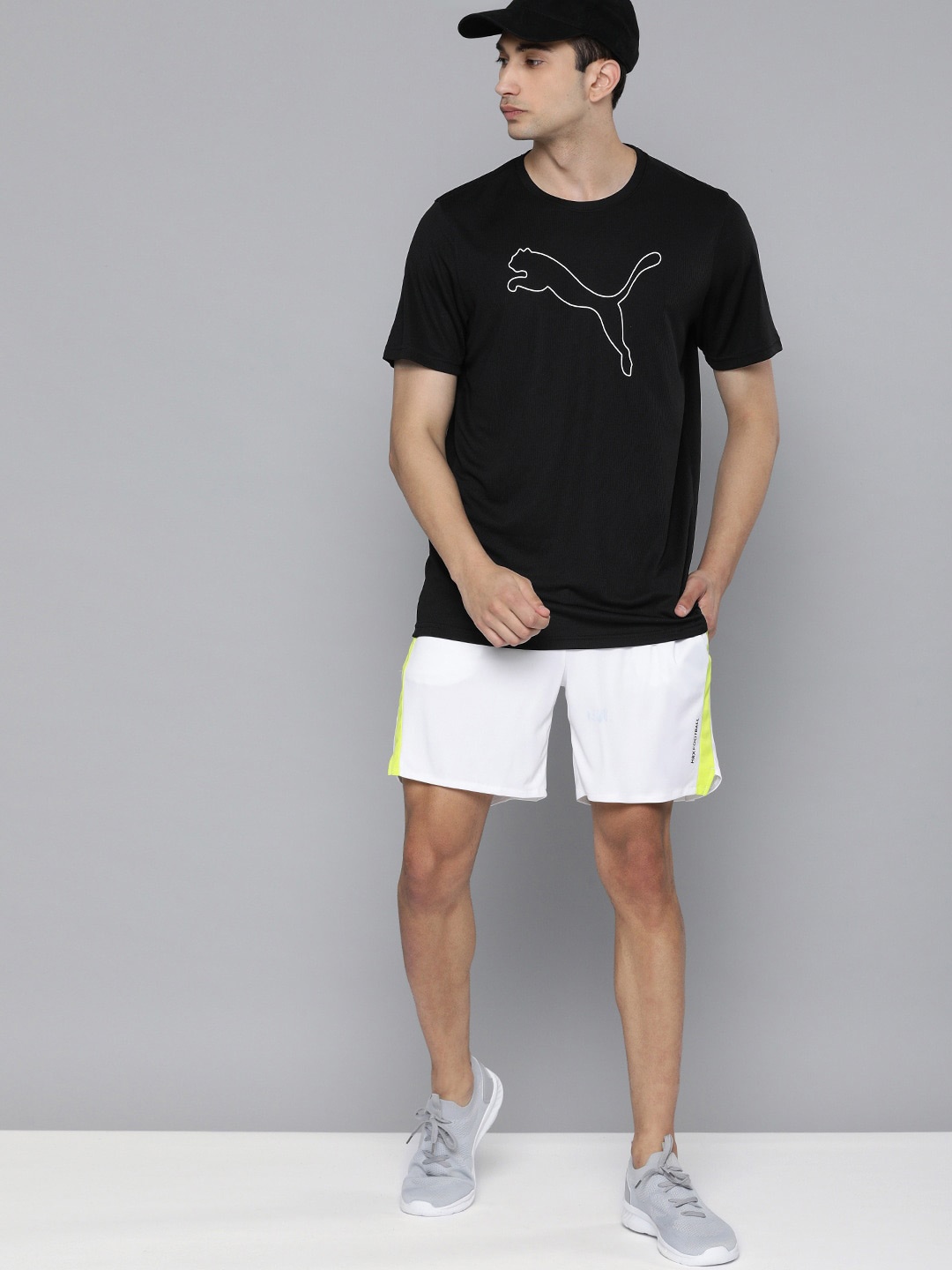 

Puma Men Black PERFORMANCE CAT Printed dryCELL Round Neck Running T-shirt