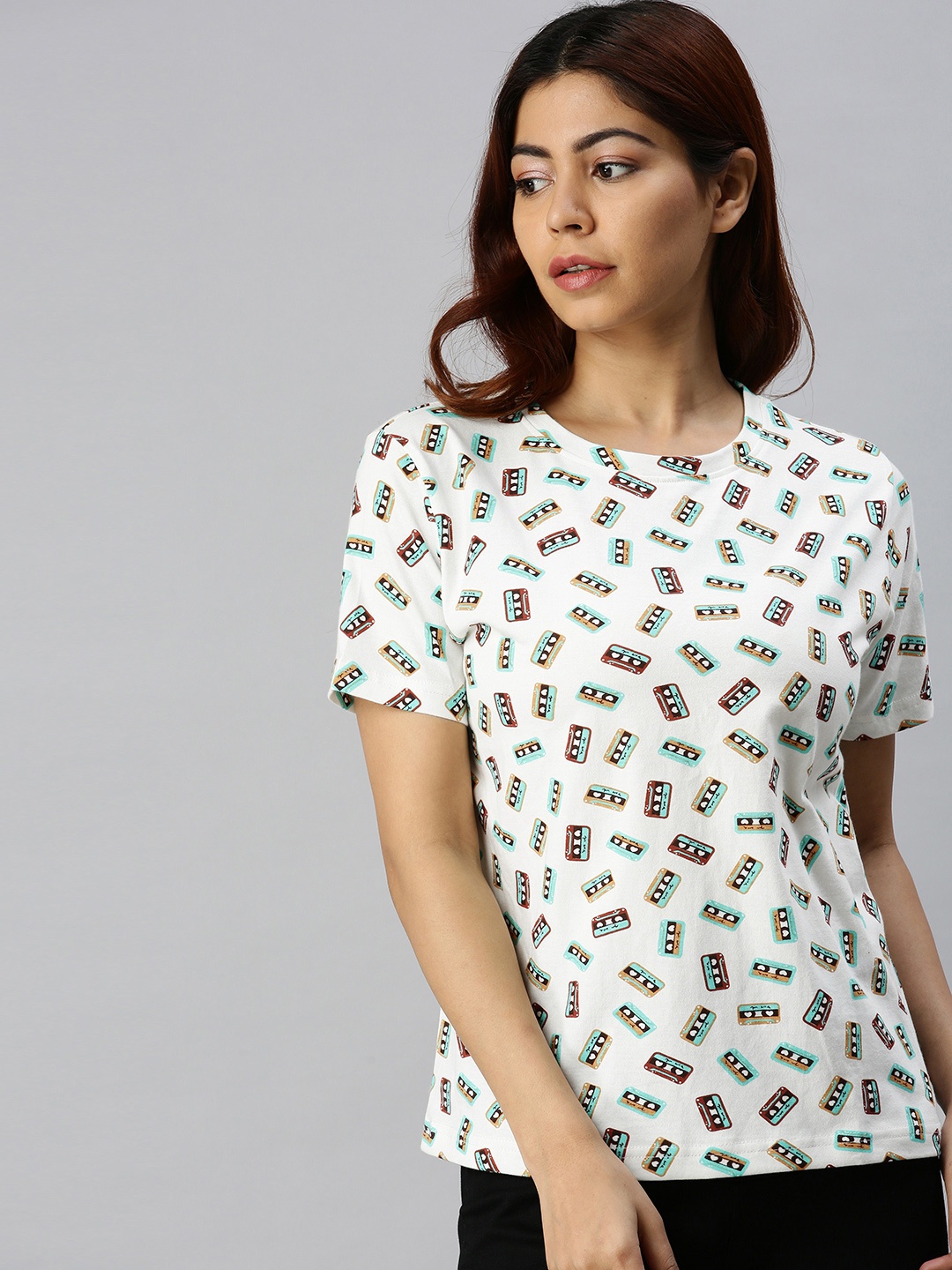 

JUNEBERRY Women White & Blue Cotton Printed Round Neck T-shirt