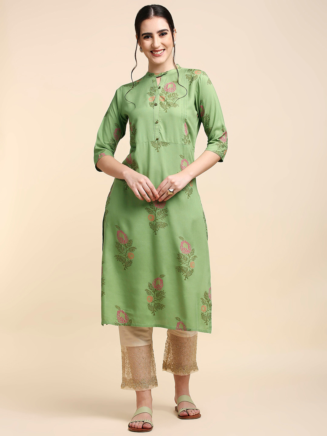 

Anubhutee Women Green & Pink Printed Straight Kurta