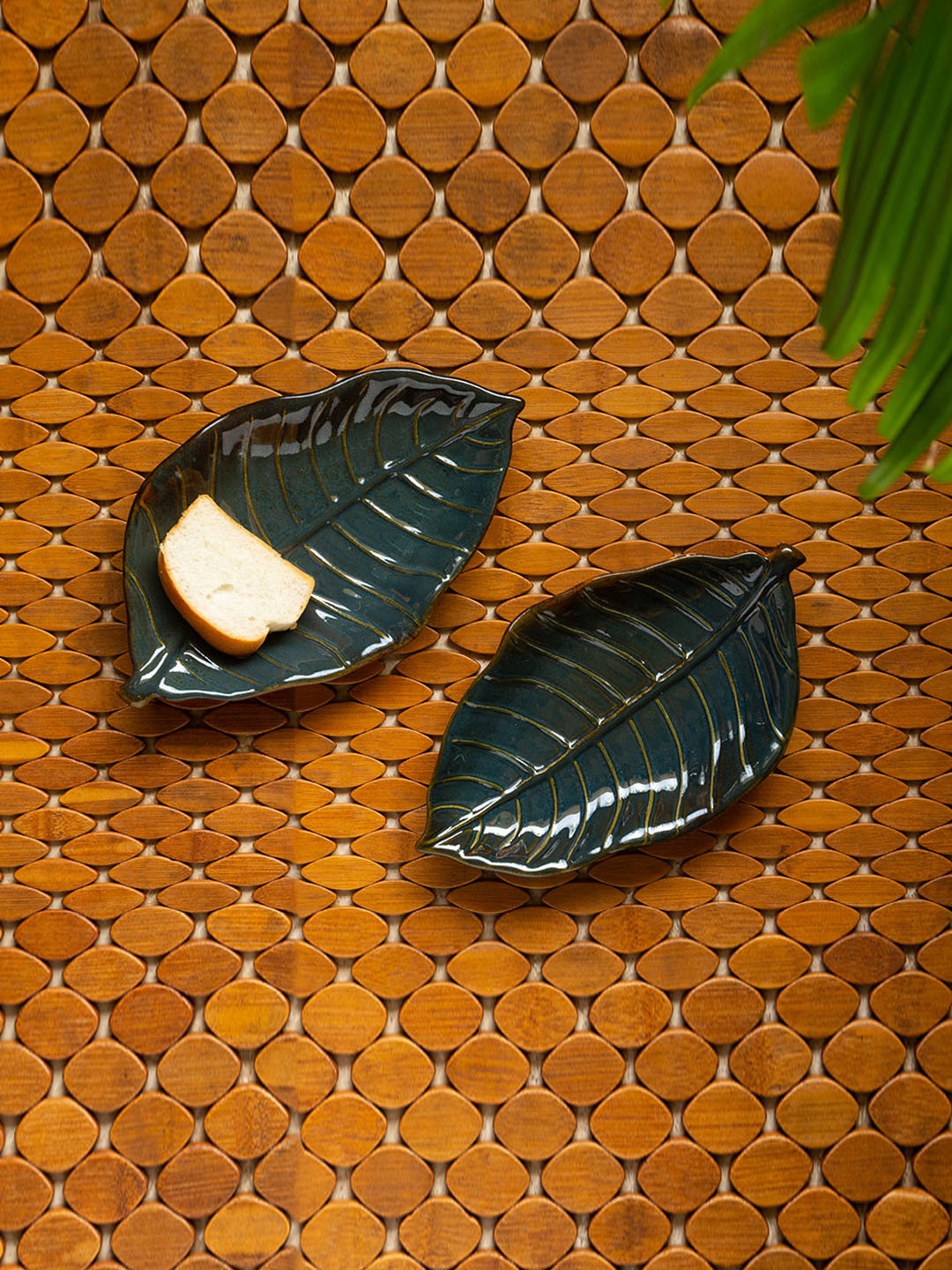 

ExclusiveLane Set of 2 The Banana Leaf Hand-Glazed Ceramic Serving Platters-10.6 Inch, Green