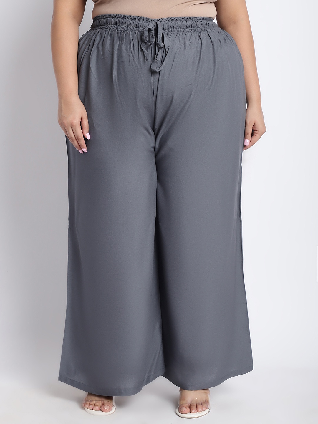 

TAG 7 PLUS Women Grey Solid Flared Palazzo