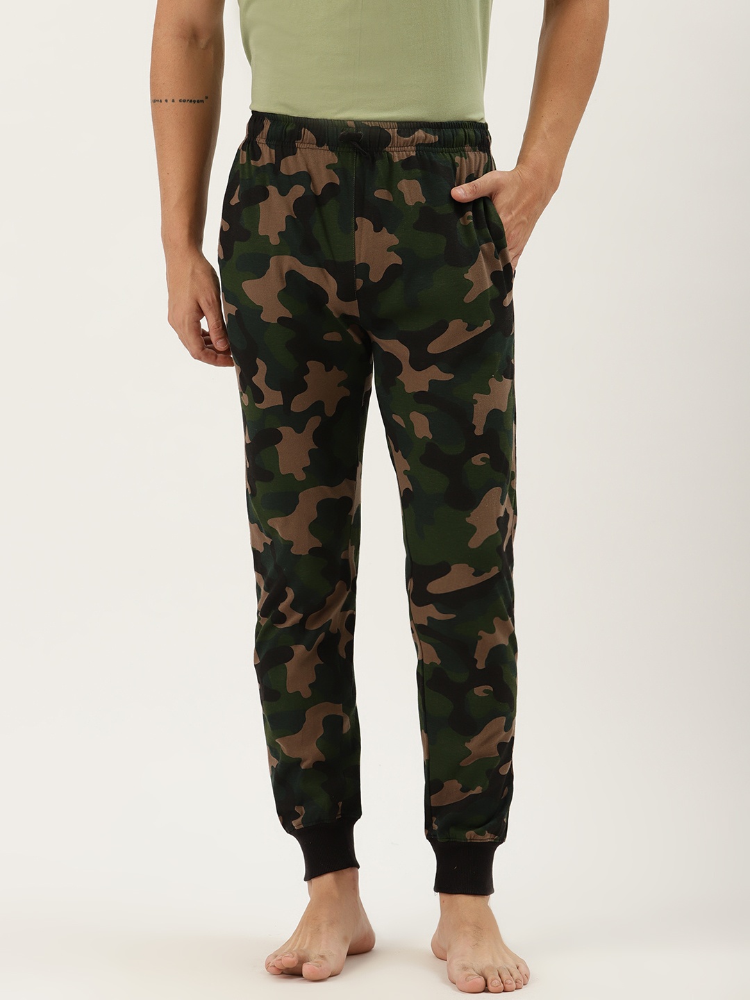 

Rodzen Men Green & Beige Camouflage Printed Lounge Joggers