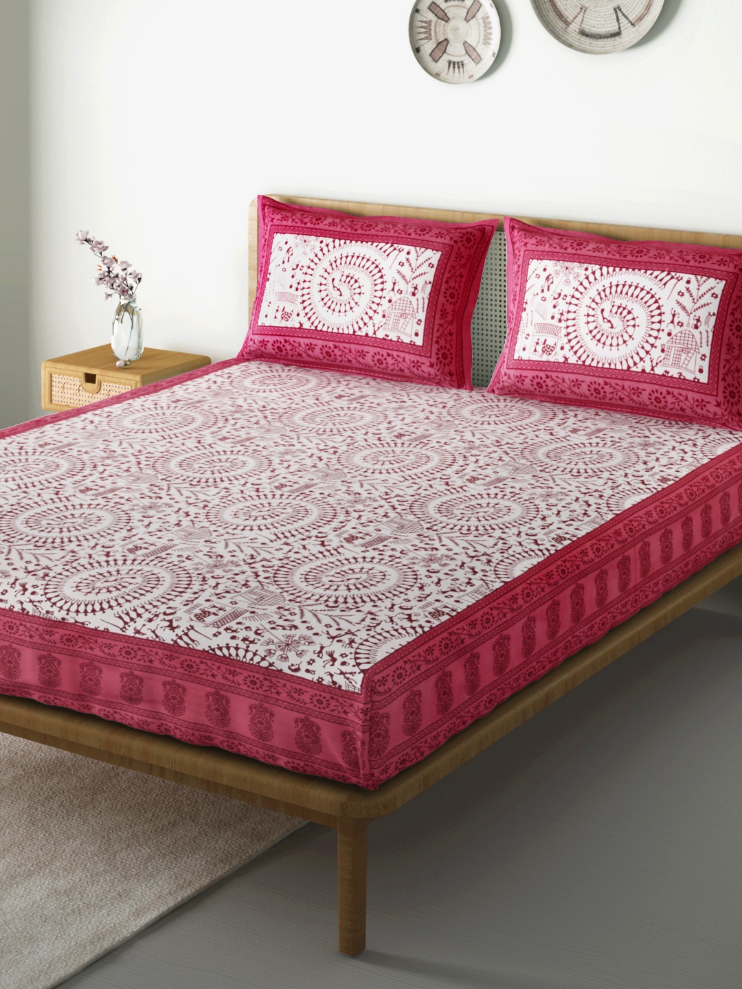 

Aura White & Burgundy Ethnic Motifs 104 TC Cotton 1 Queen Bedsheet with 2 Pillow Covers