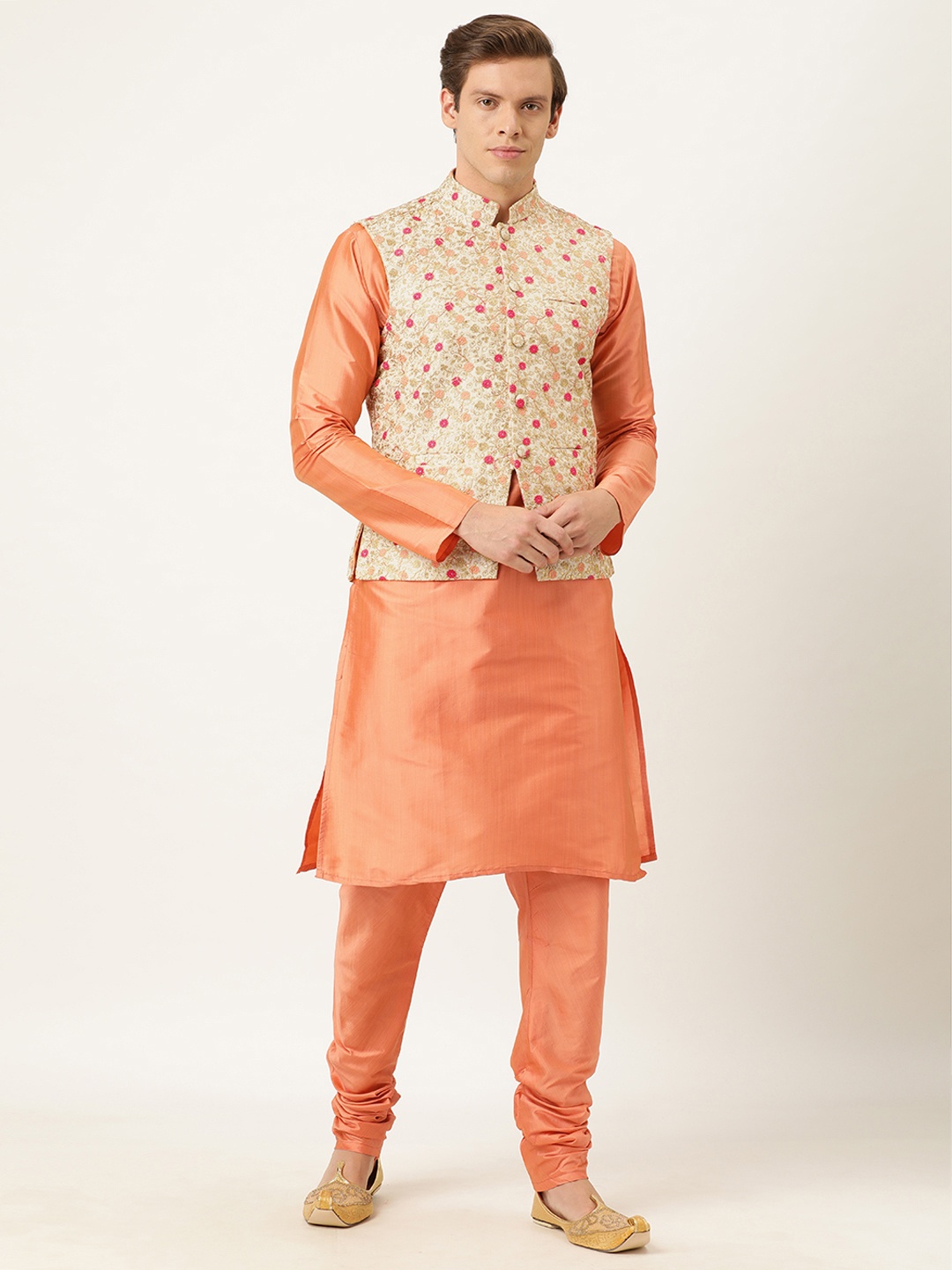 

Ethnovog Men Peach-Coloured Made To Measure Kurta Set with Nehru Jacket