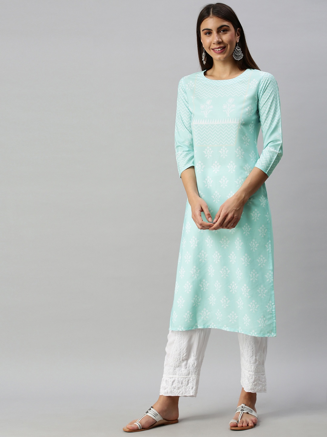 

AHIKA Women Sea Green & White Ethnic Motifs Printed Kurta