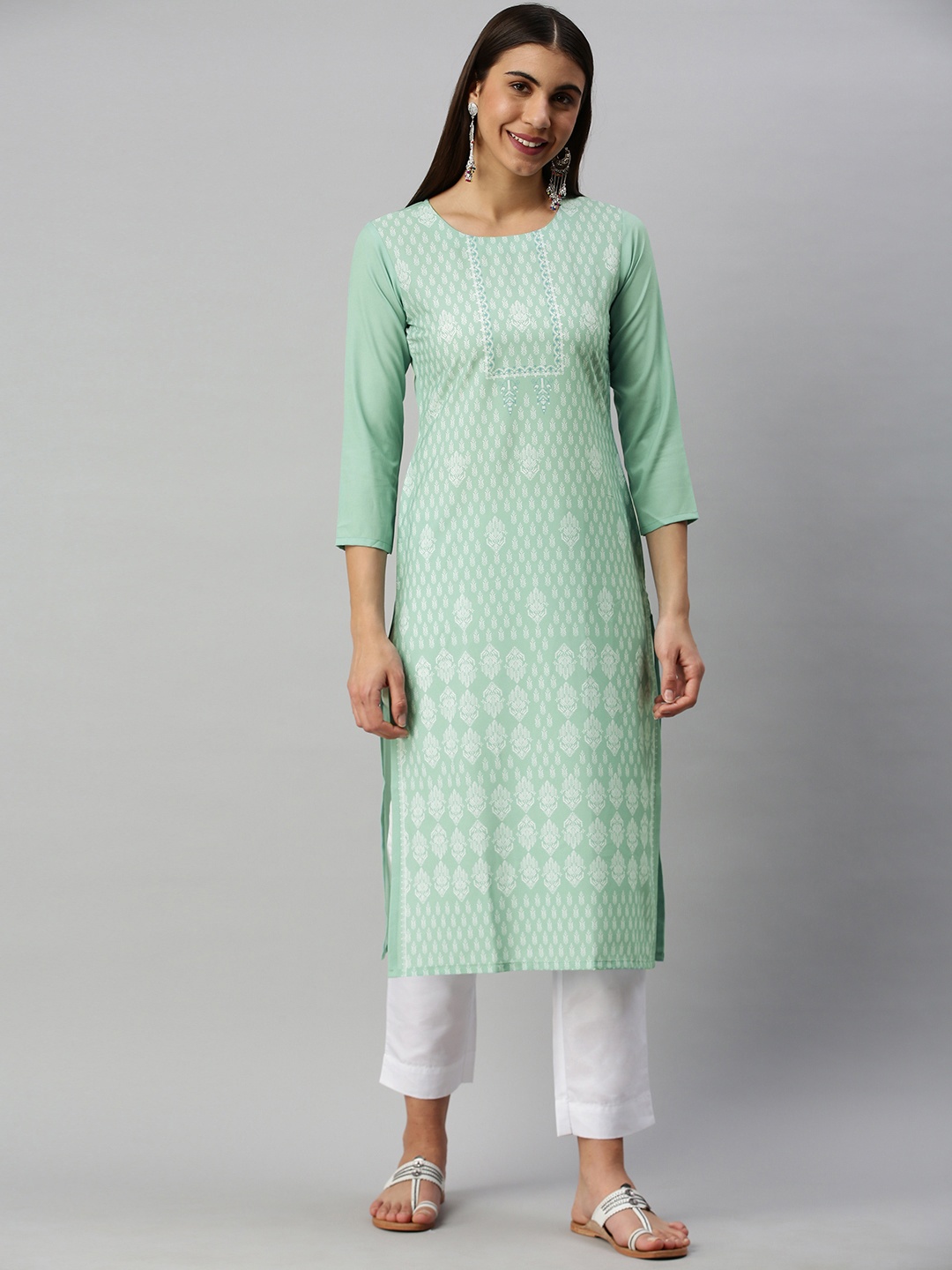 

AHIKA Women Sea Green & White Floral Printed Kurta