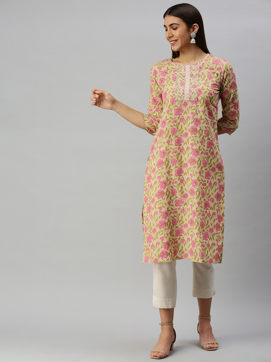 

AHIKA Women Pink & Green Floral Printed Floral Kurta