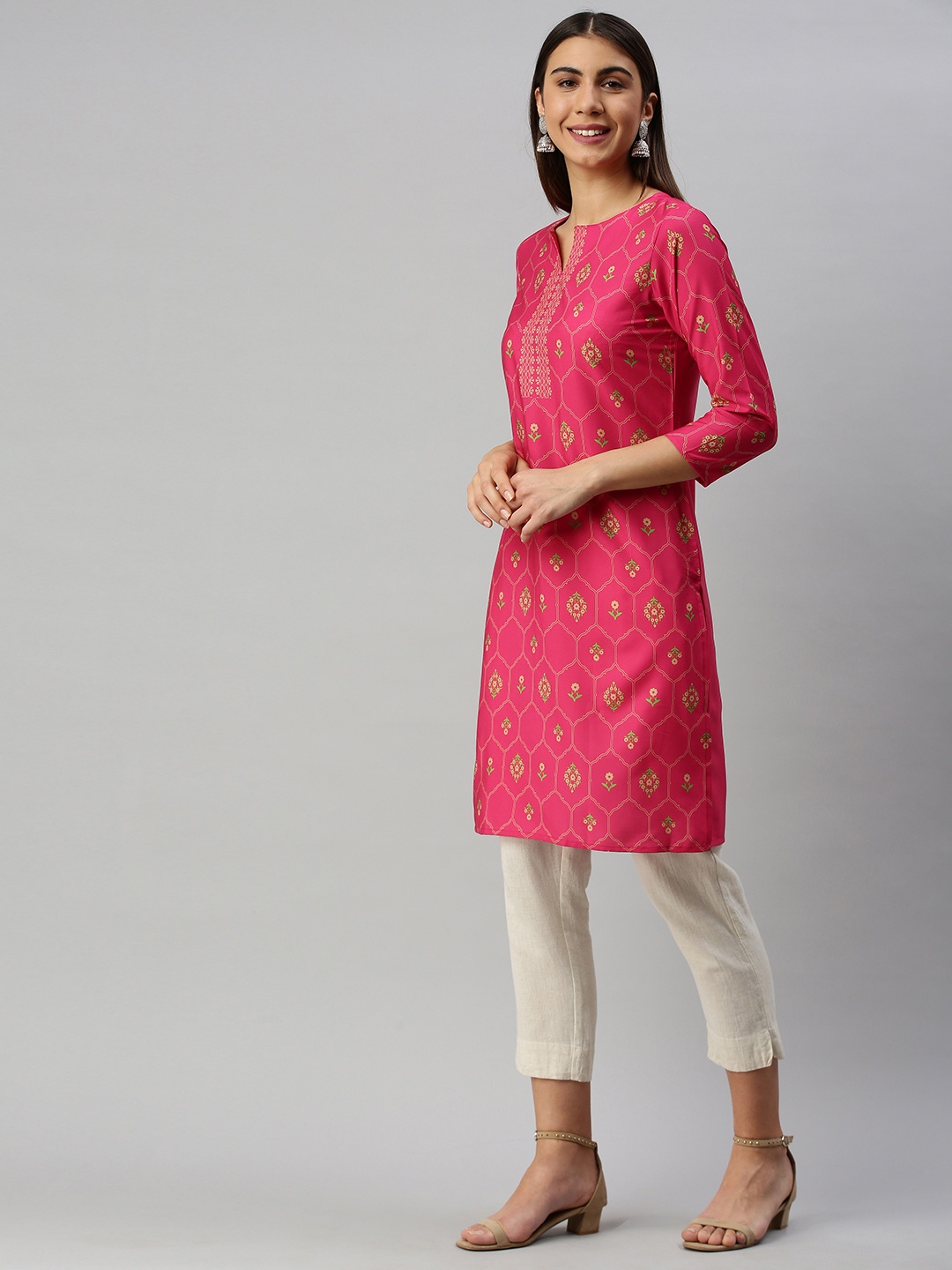 

AHIKA Women Pink & Yellow Floral Printed Floral Kurta