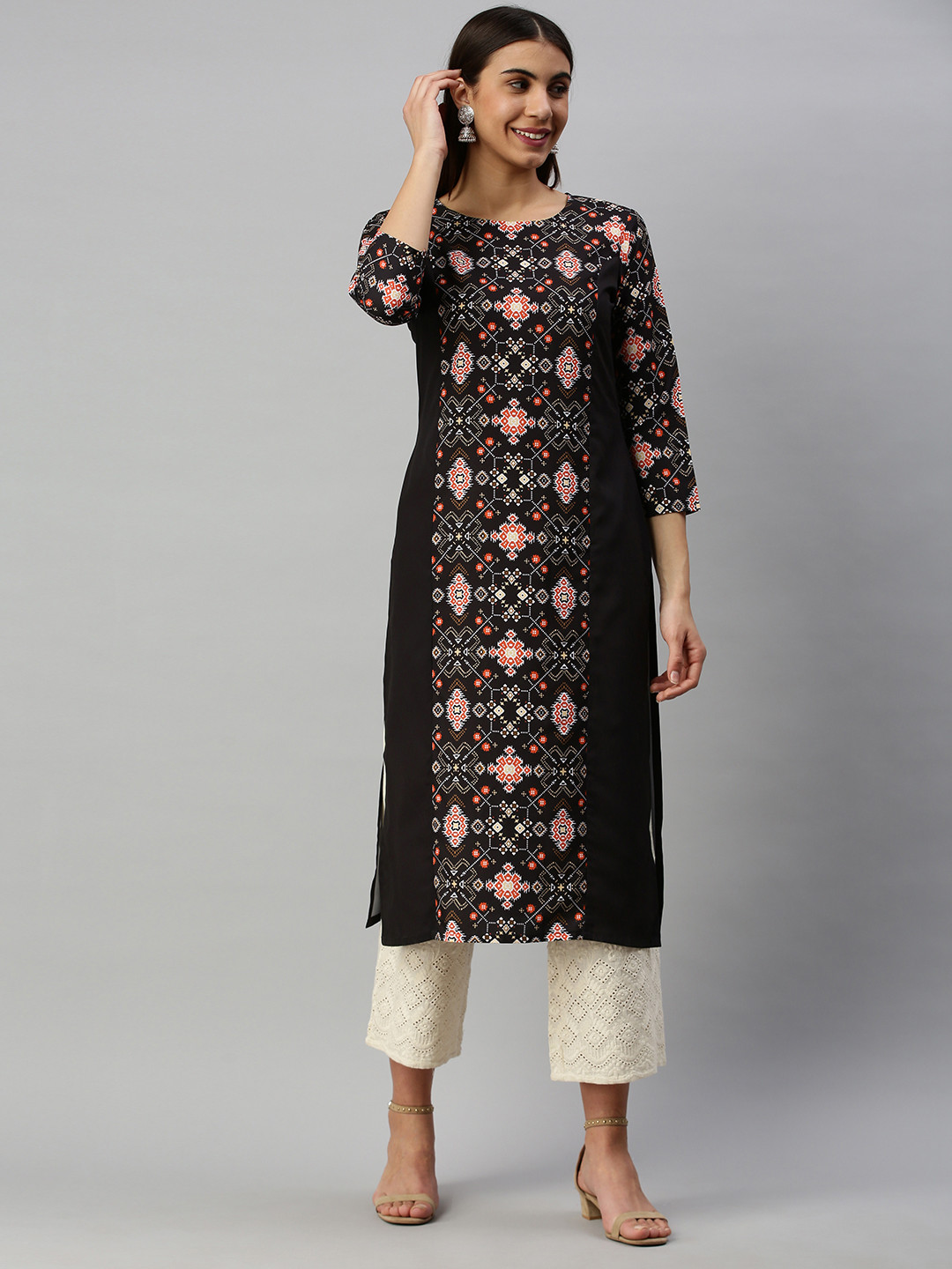 

AHIKA Women Black & Red Ethnic Motifs Printed Kurta