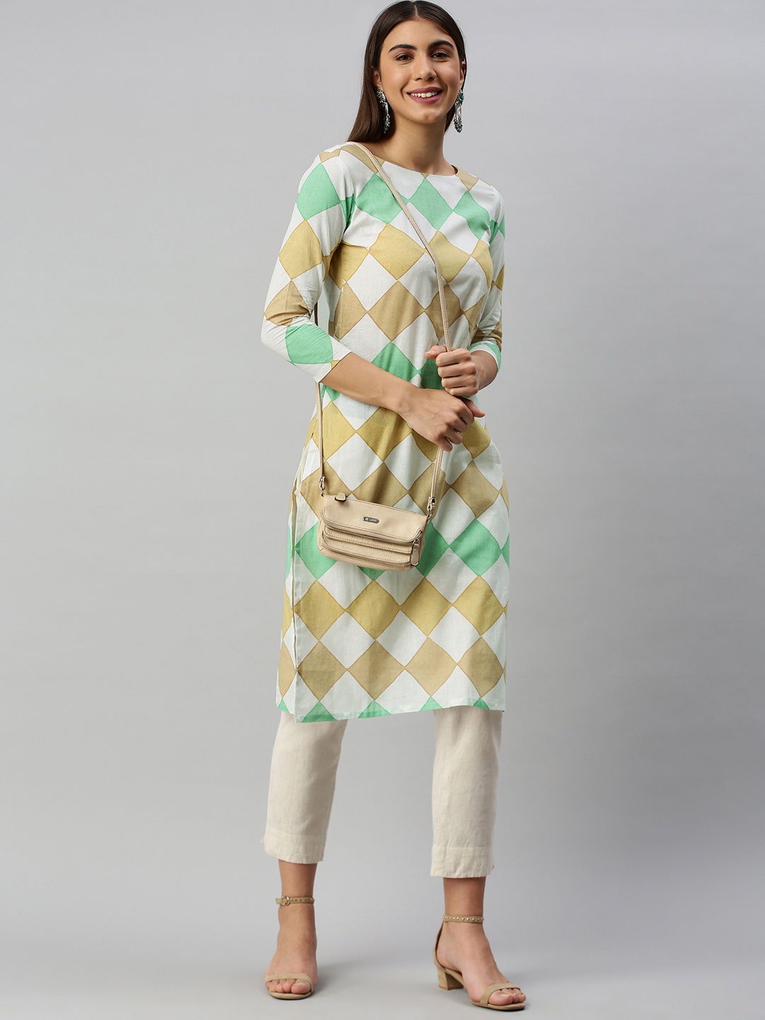 

AHIKA Women White & Green Geometric Printed Kurta