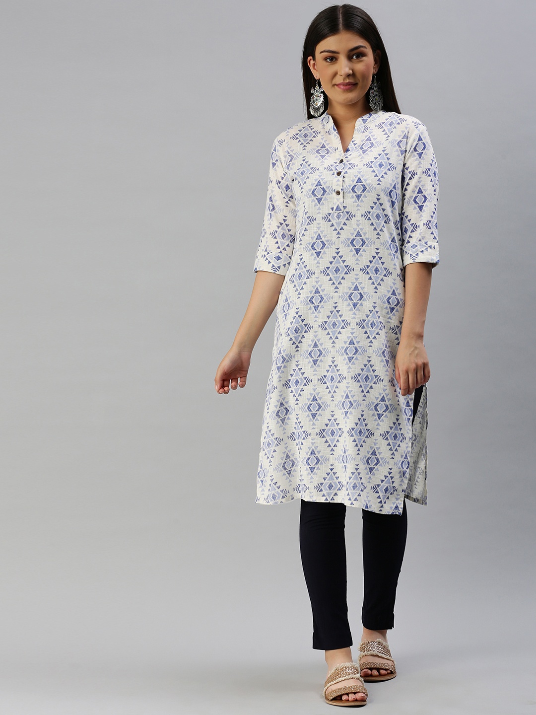 

AHIKA Women White & Blue Ethnic Motifs Printed Kurta