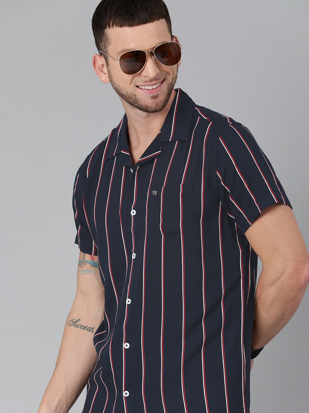 

THE BEAR HOUSE Men Navy Blue & White Slim Fit Striped Casual Shirt