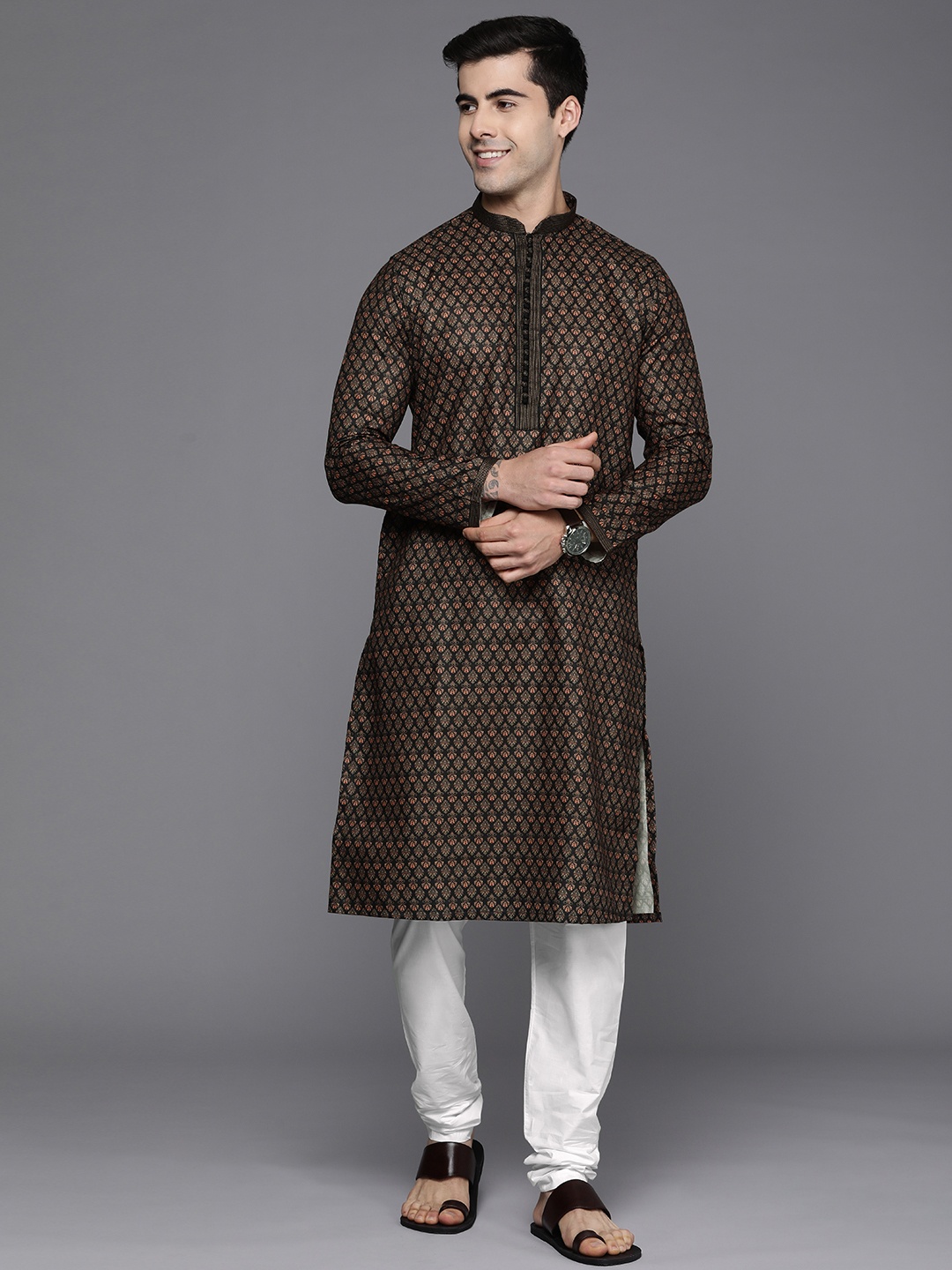

Manyavar Men Black & White Ethnic Motifs Printed Kurta with Churidar