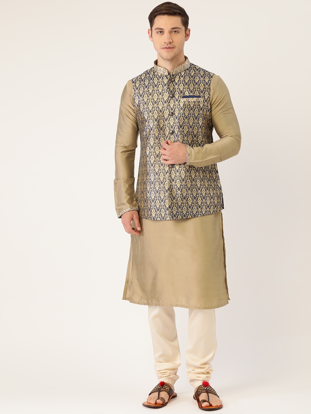 

Manyavar Men Taupe & Navy Blue Jacquard Solid Kurta with Churidar & Nehru Jacket