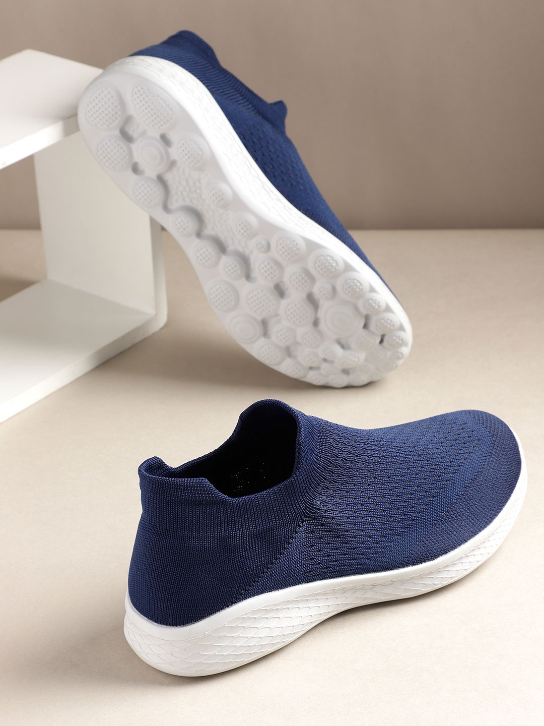 

HRX by Hrithik Roshan Women Navy Blue Woven Design Walking Shoes
