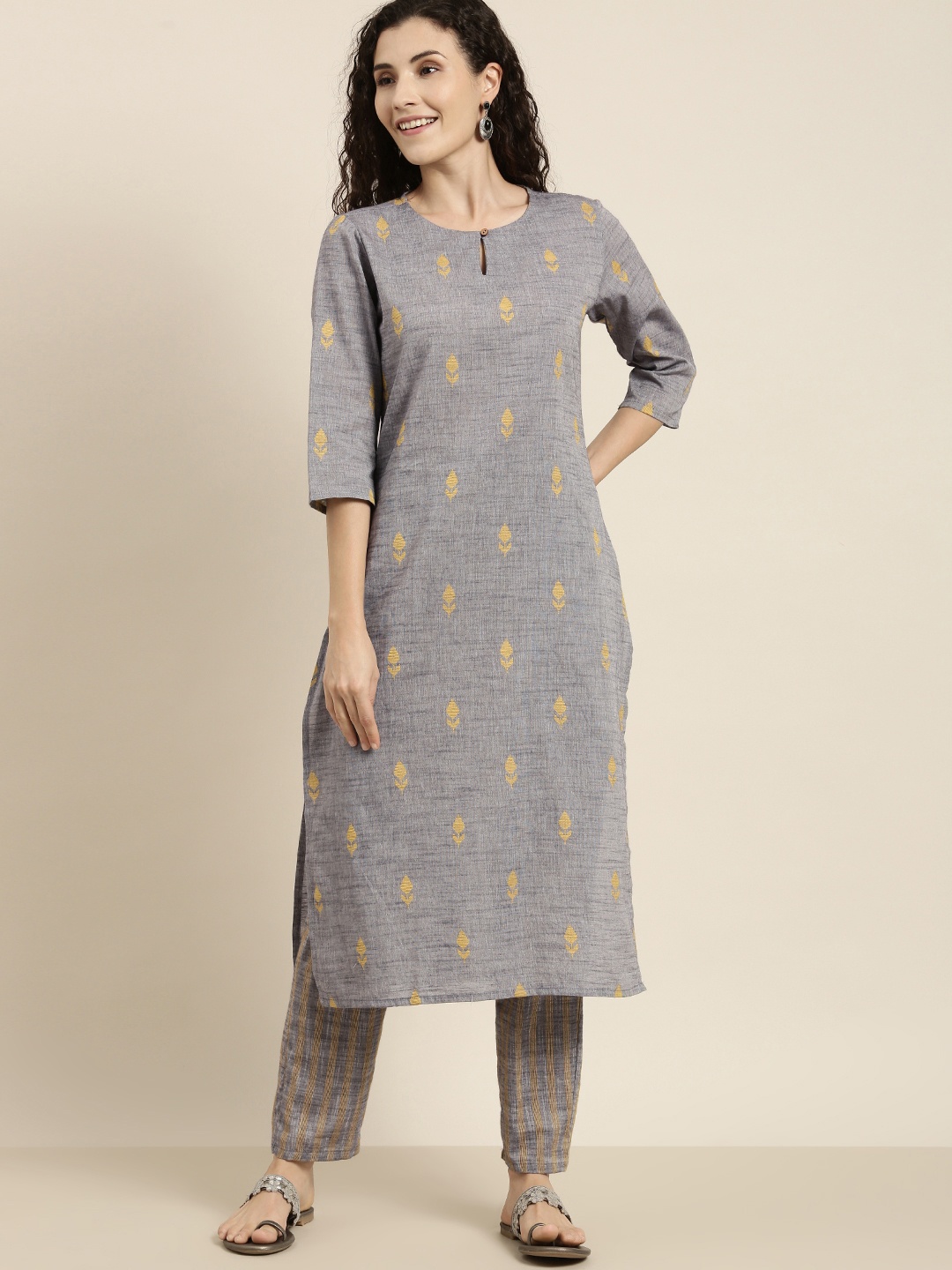 

Vishudh Women Grey Printed Kurti with Trousers
