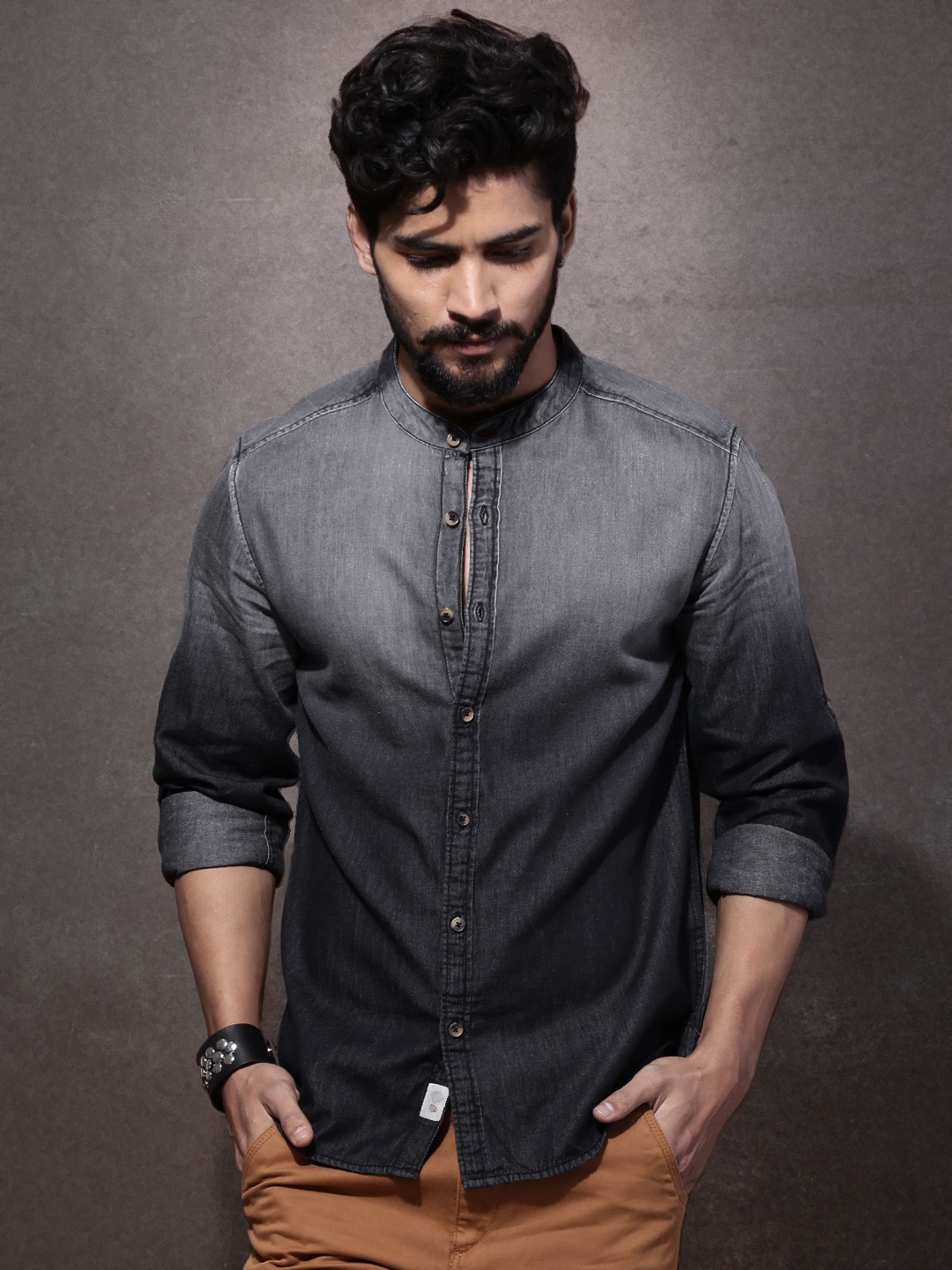 

Roadster Men Charcoal Grey Washed Casual Shirt