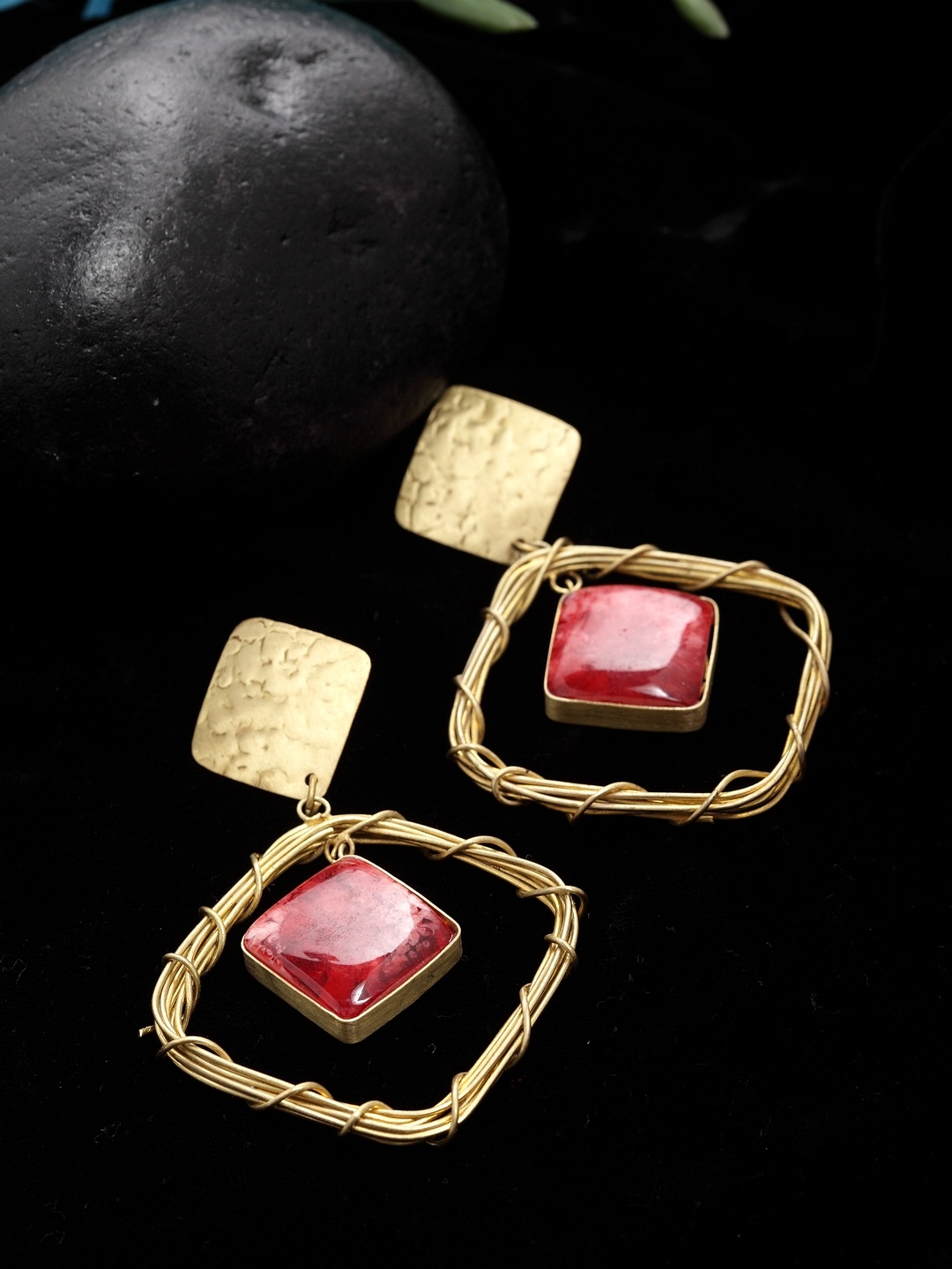 

VOGUE PANASH Gold-Plated & Red Geometric Drop Earrings