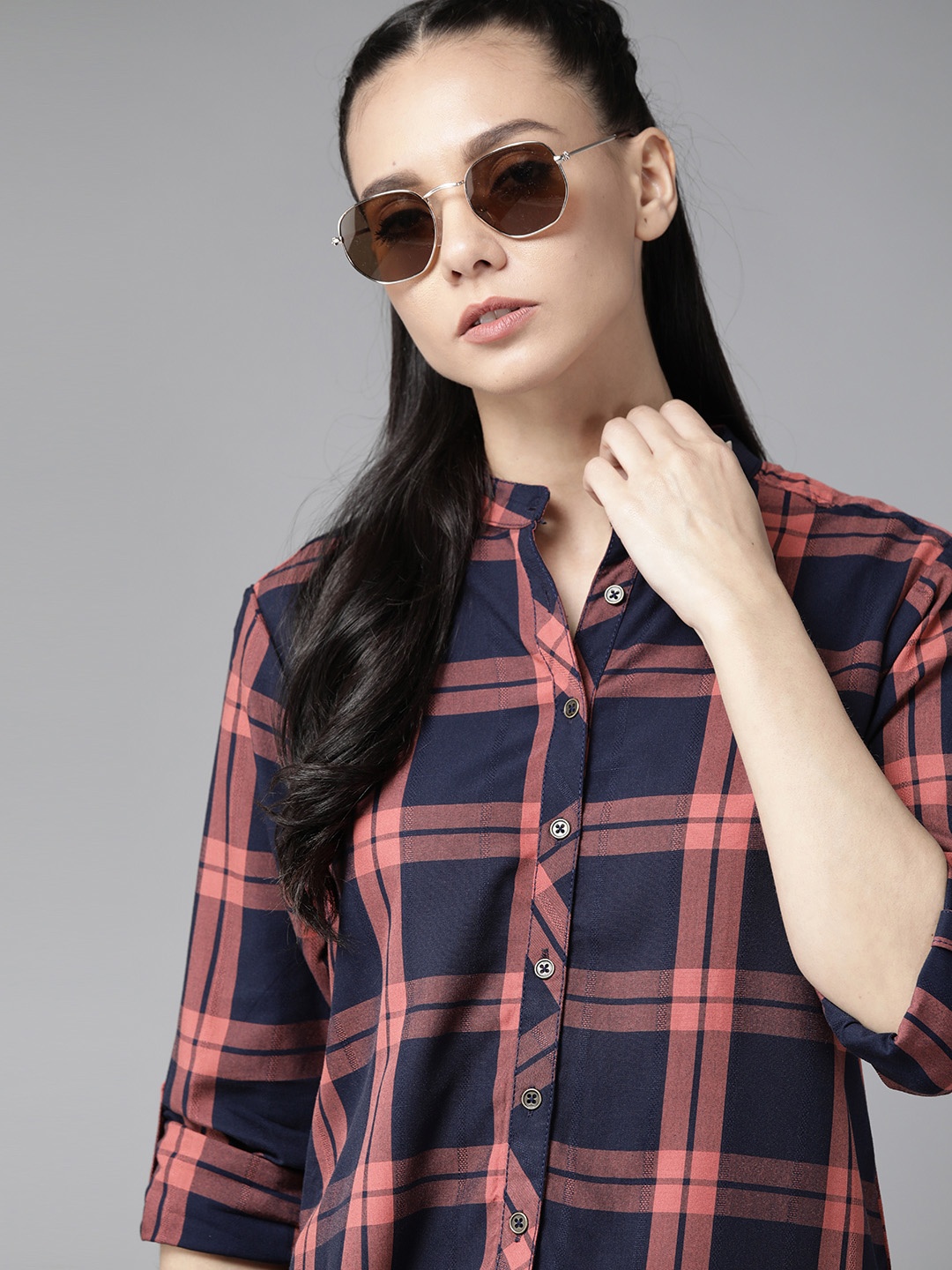 

The Roadster Lifestyle Co Women Navy Blue & Peach-Coloured Regular Fit Pure Cotton Checked Casual Sustainable ECOVERO Shirt