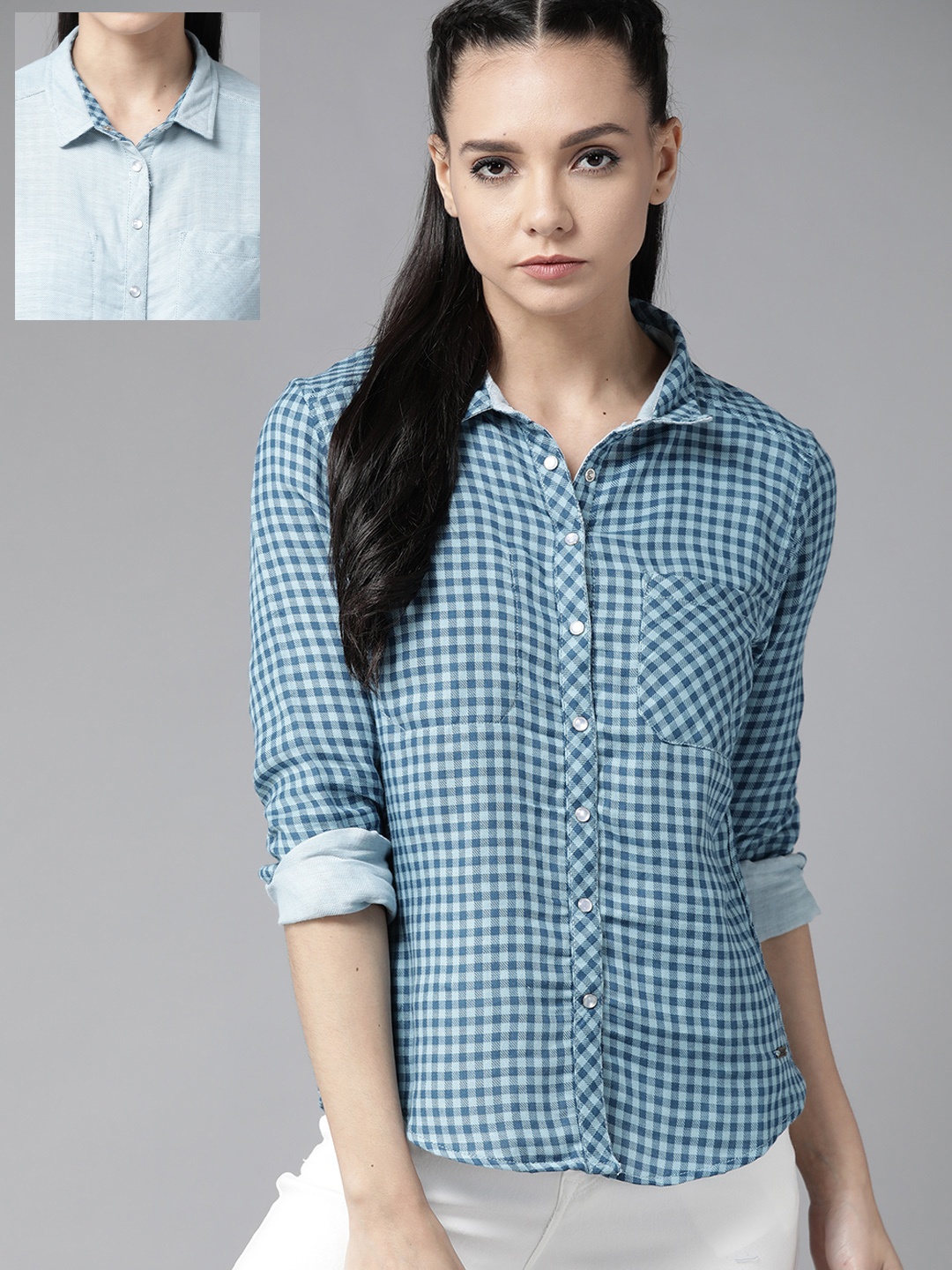 

The Roadster Lifestyle Co Women Blue Regular Fit Reversible Checked Casual Shirt