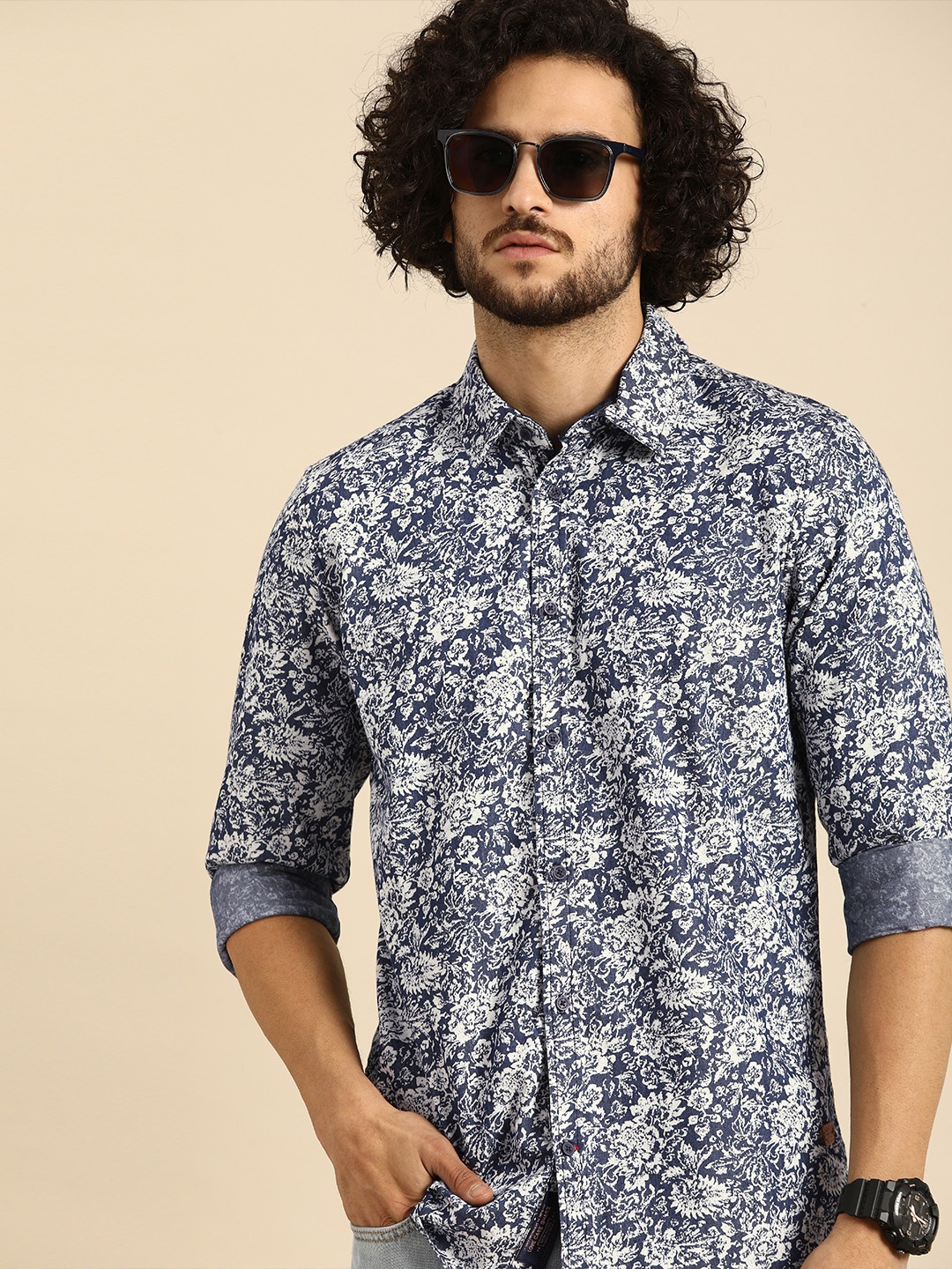 

Being Human Clothing Men Navy Blue & White Slim Fit Floral Printed Casual Shirt