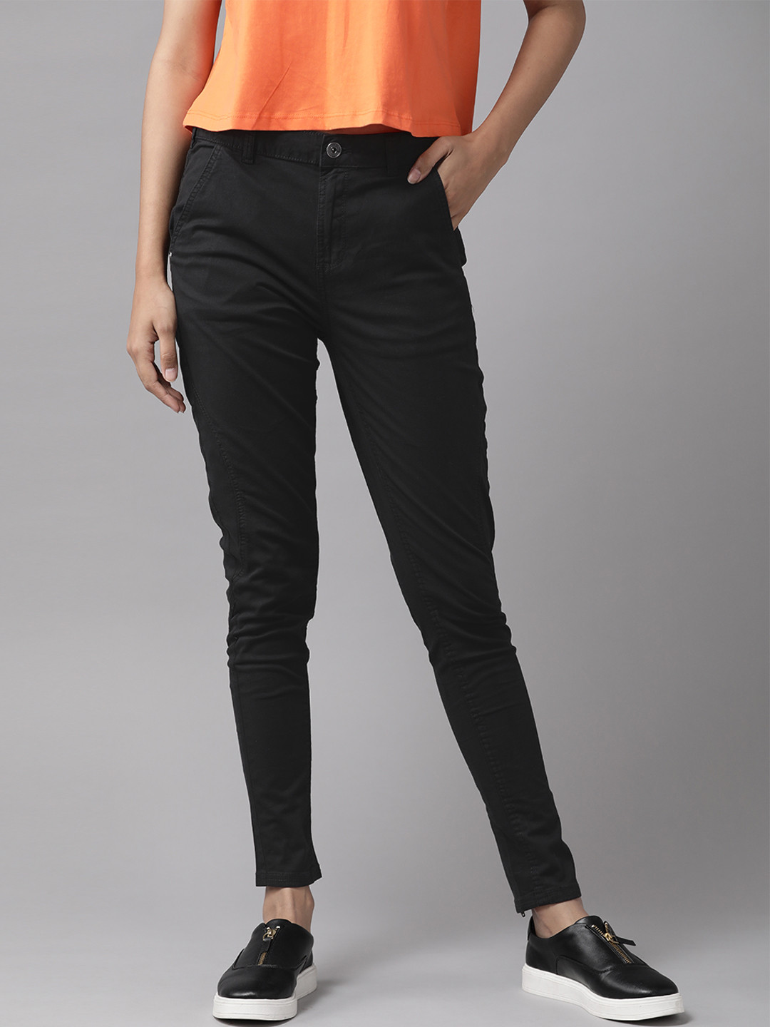 

The Roadster Lifestyle Co Women Black Regular Fit Solid Panelled Regular Trousers