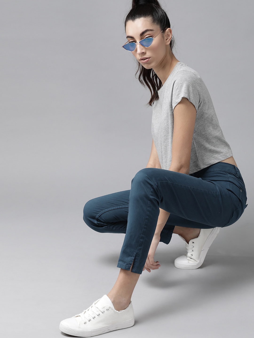 

The Roadster Lifestyle Co Women Teal Blue Slim Fit Solid Frayed Hem Chinos