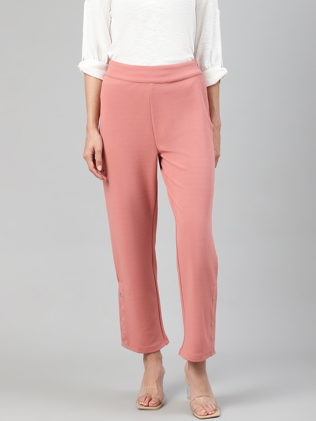 

Femella Women Pink Solid Relaxed Regular Fit Regular Trousers with Rivets