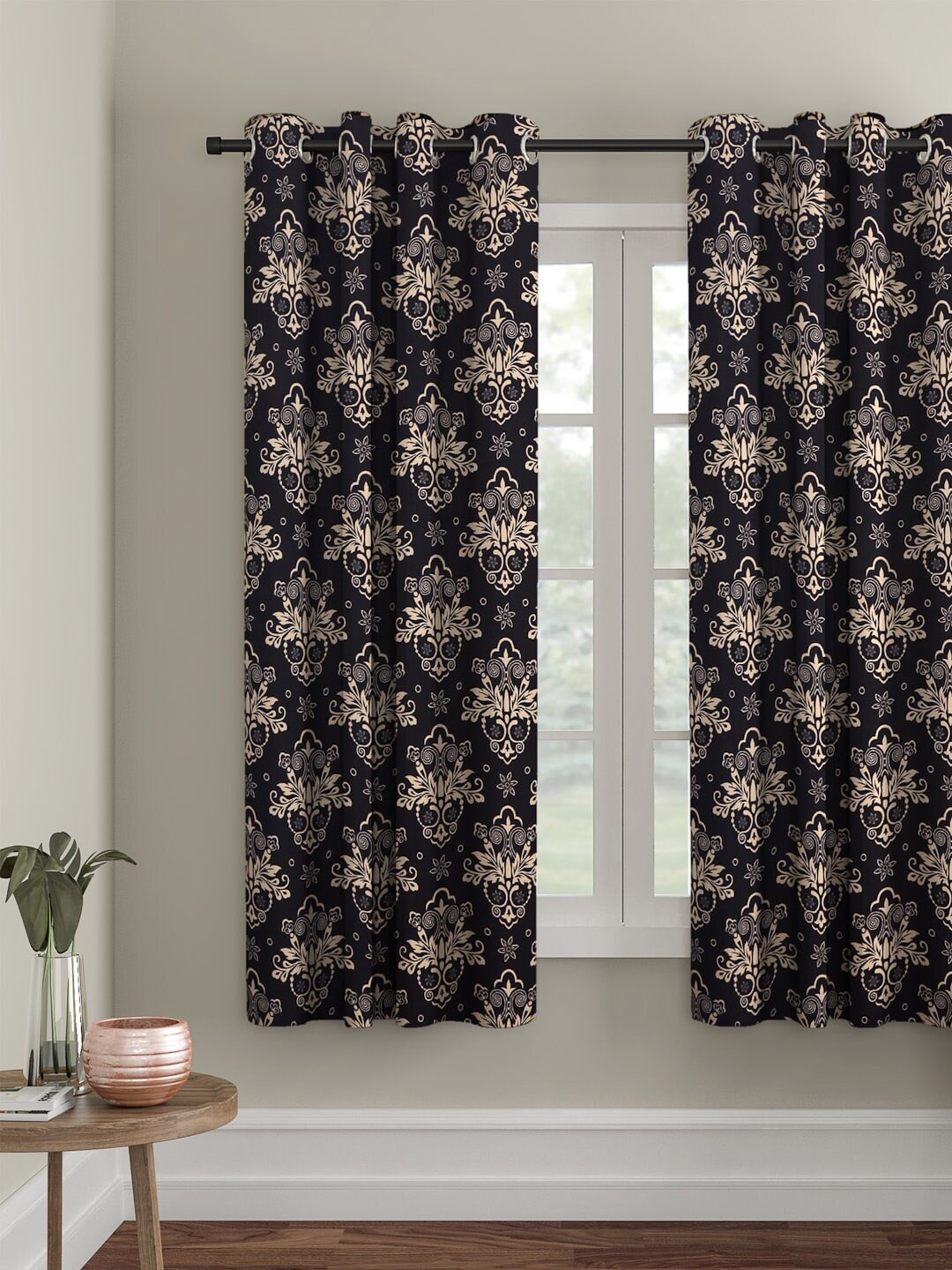 

Cortina Black & Beige Single Digital Printed Window Curtain